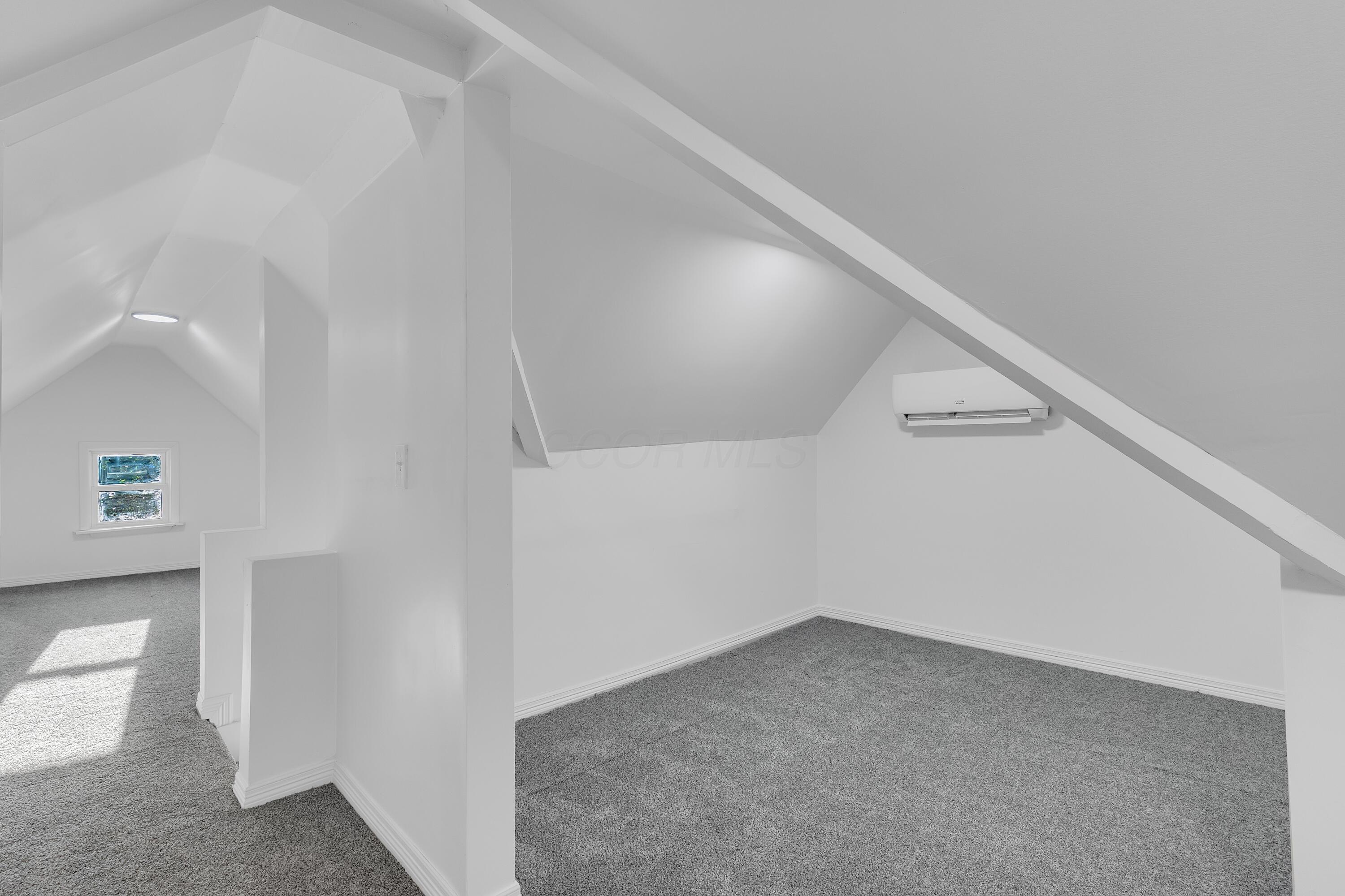 148 W Park Avenue Property Photo 19