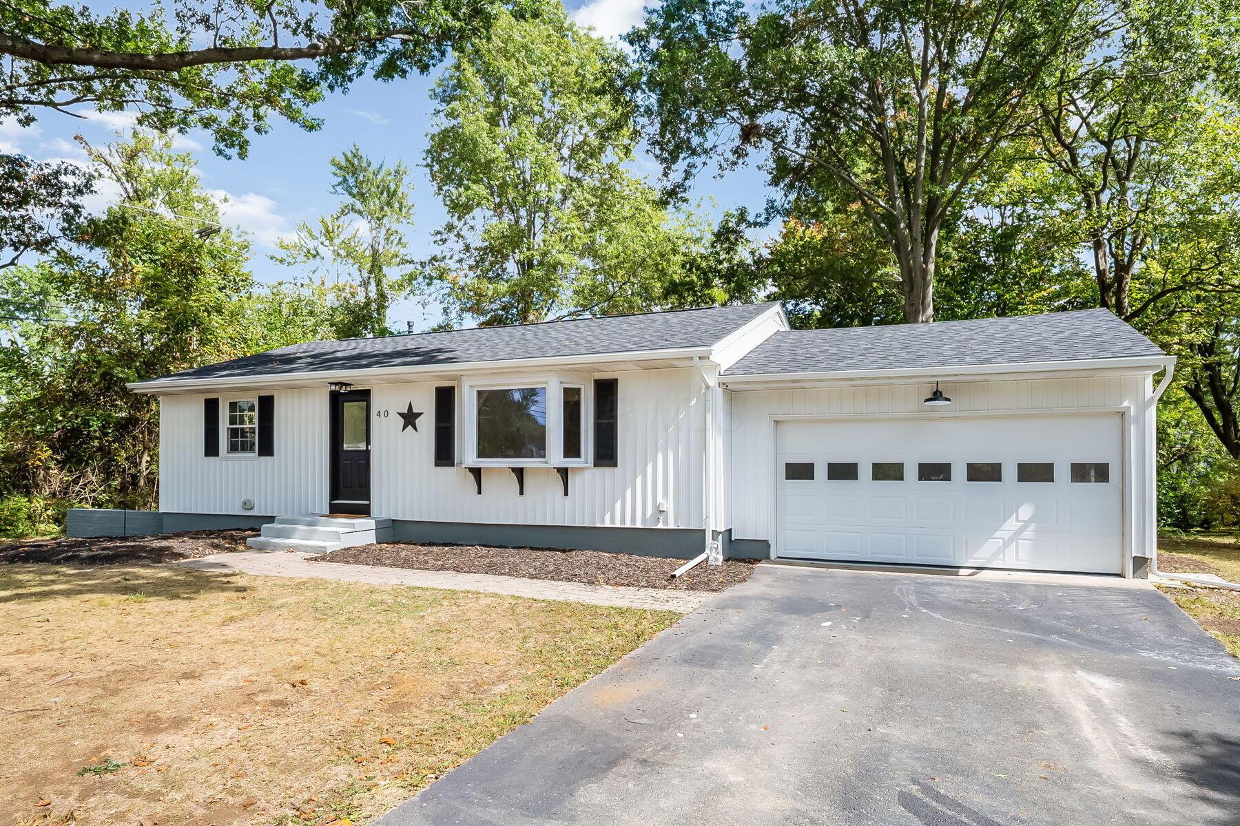 40 Willow Run Drive Property Photo 1