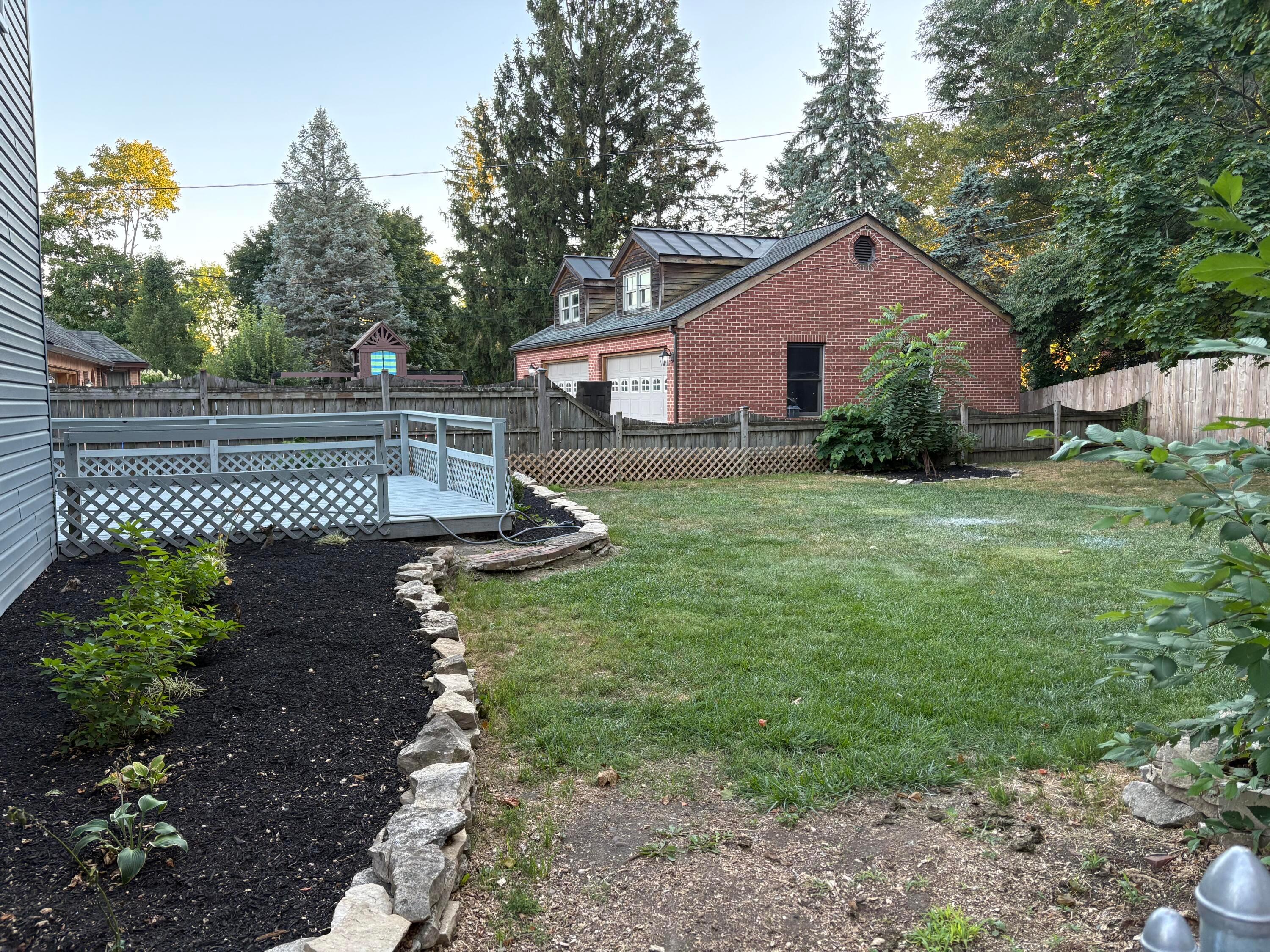 667 King Avenue Property Photo 6