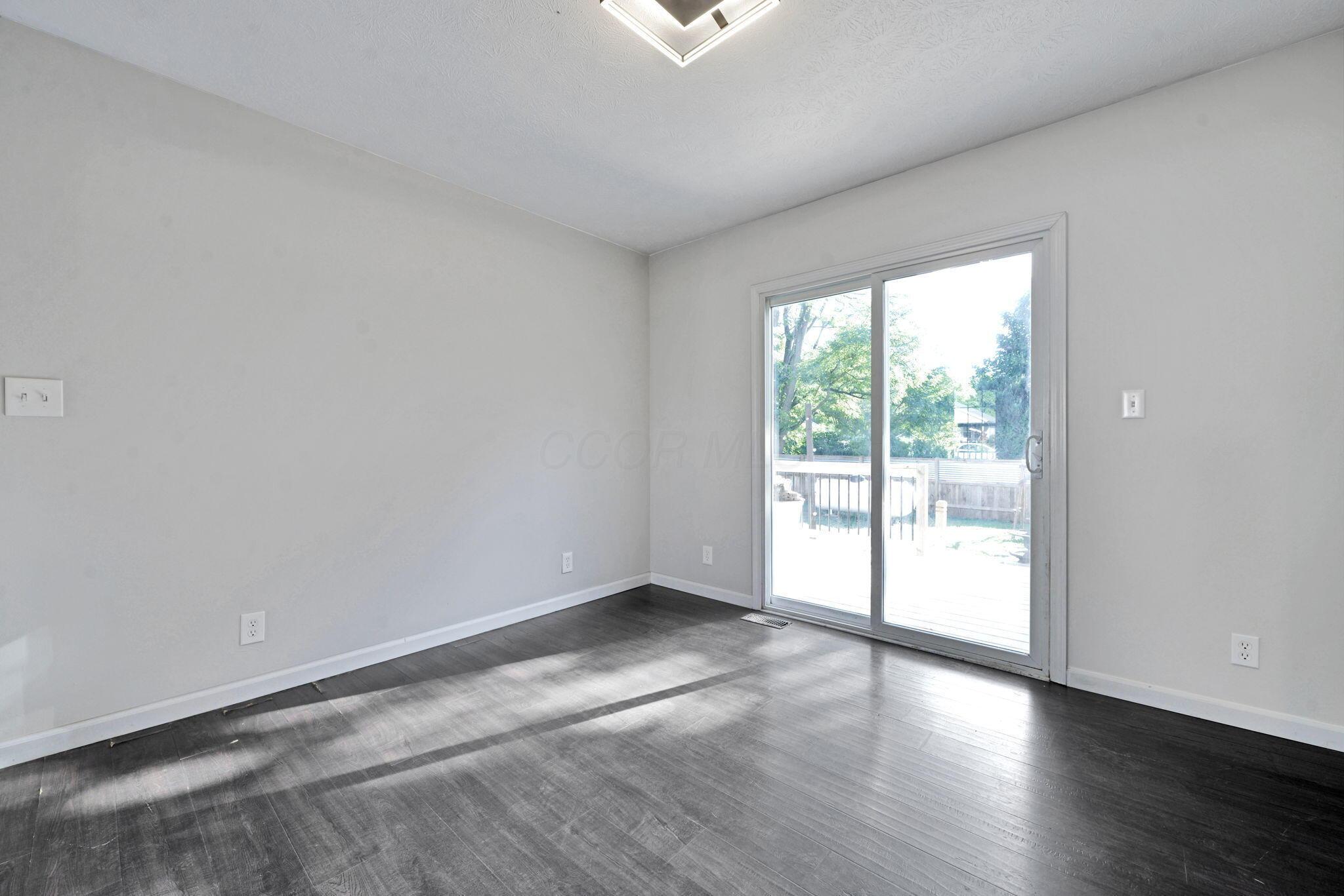 328 Lincoln Place Property Photo 16