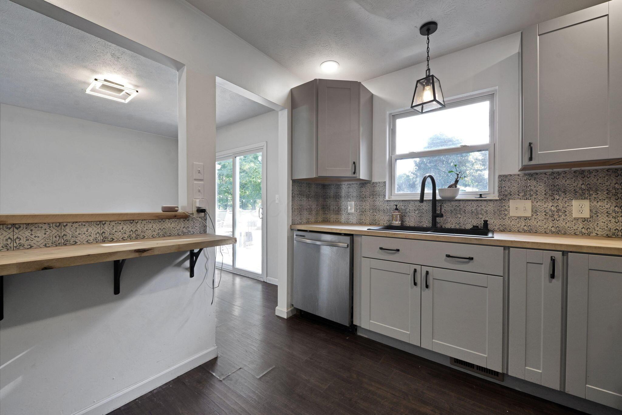 328 Lincoln Place Property Photo 18