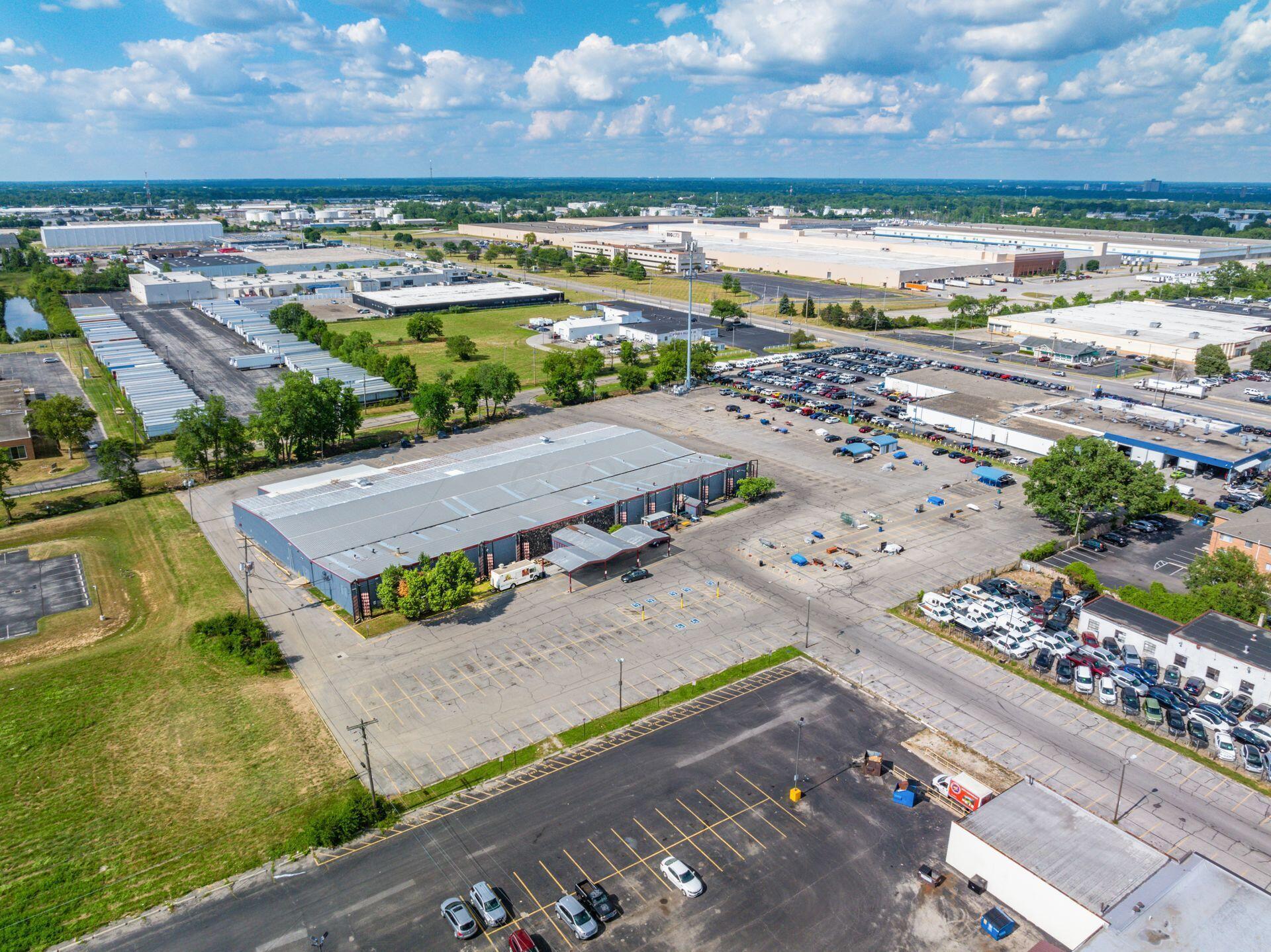 4170 W Broad Street Property Photo 5