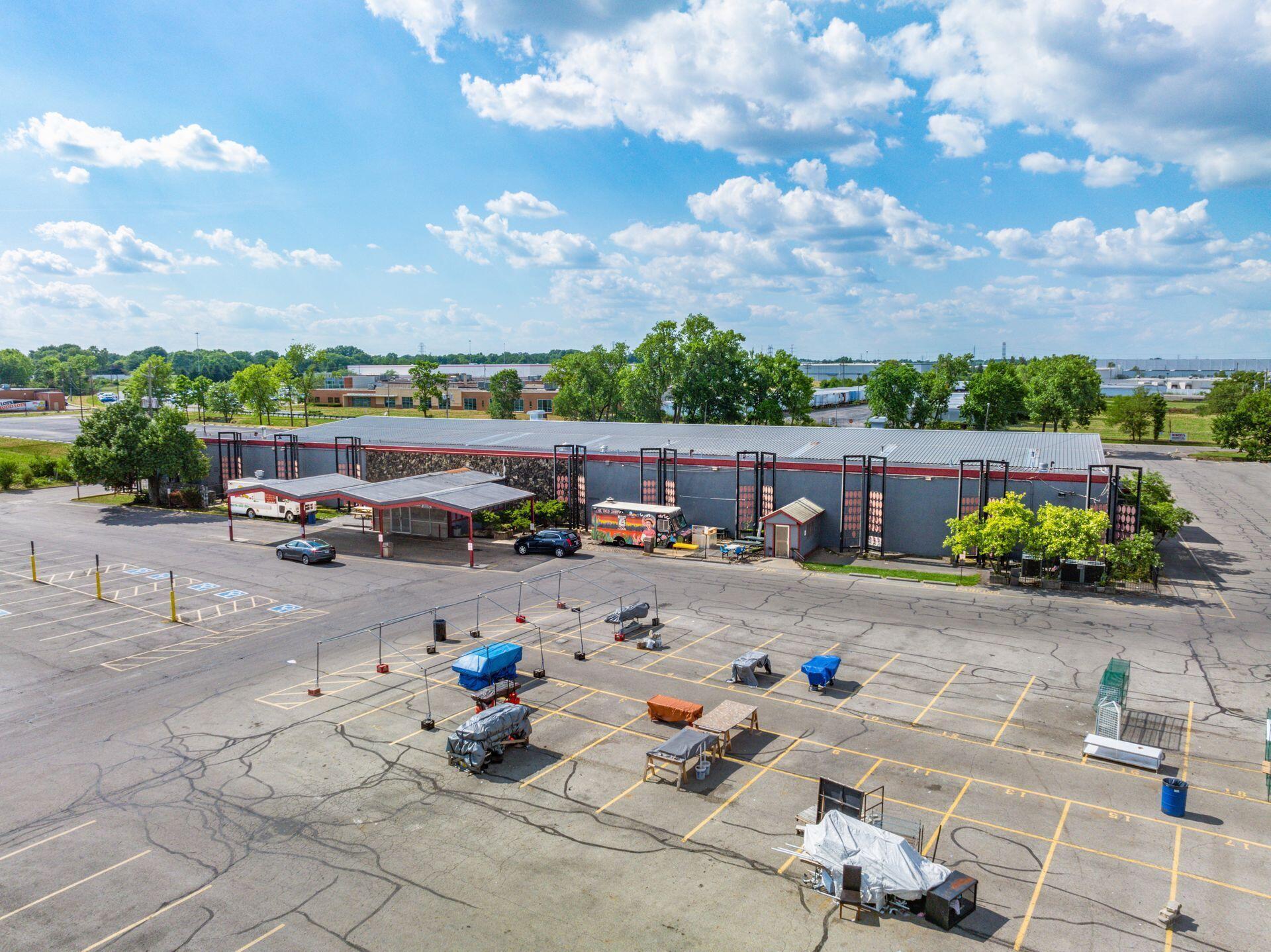 4170 W Broad Street Property Photo 8