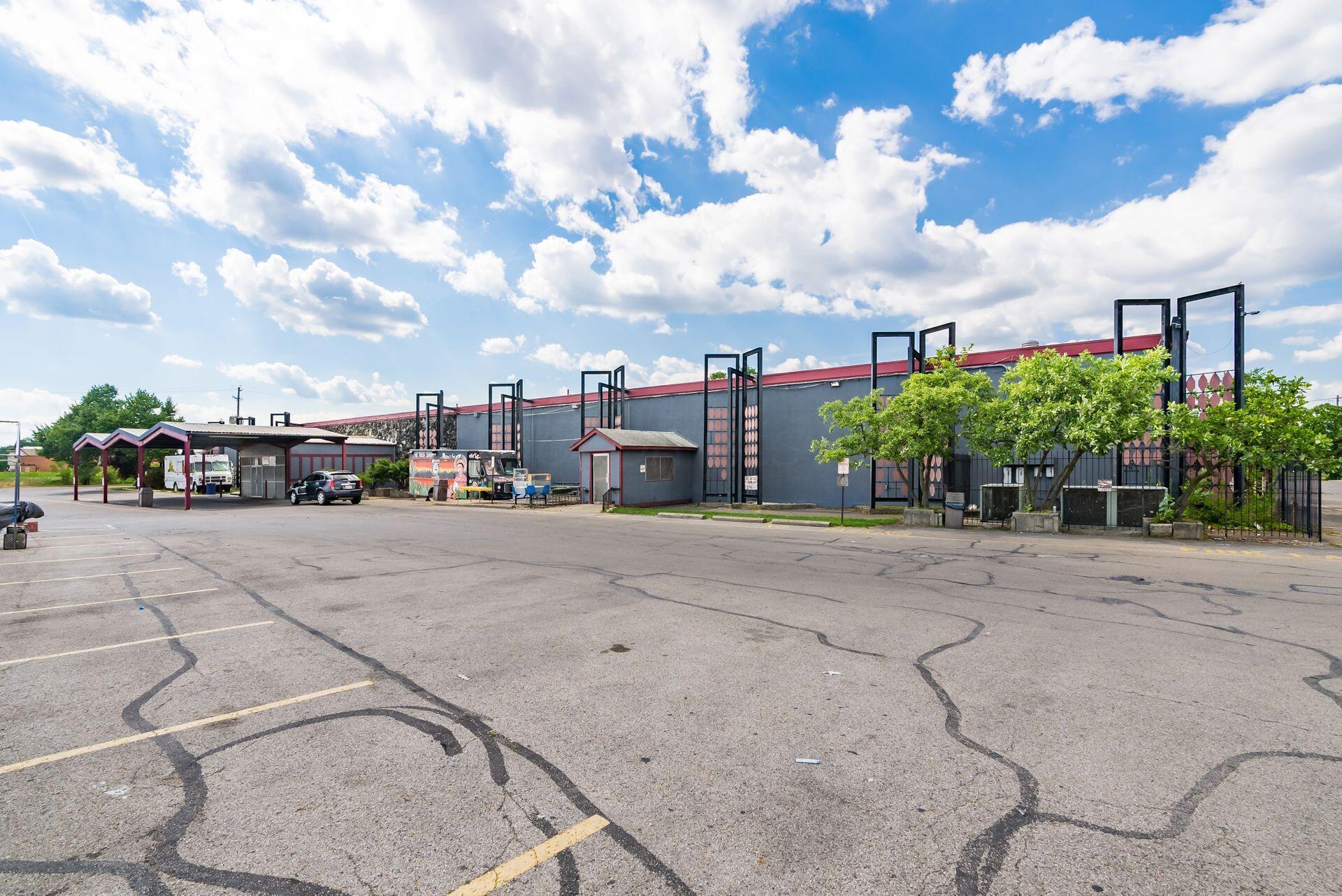 4170 W Broad Street Property Photo 11