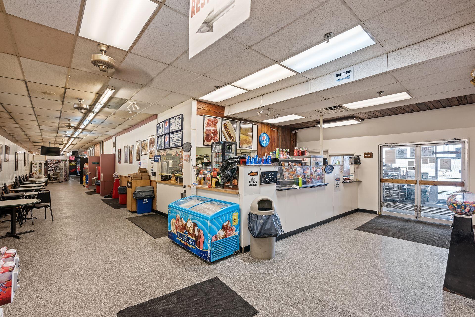 4170 W Broad Street Property Photo 12