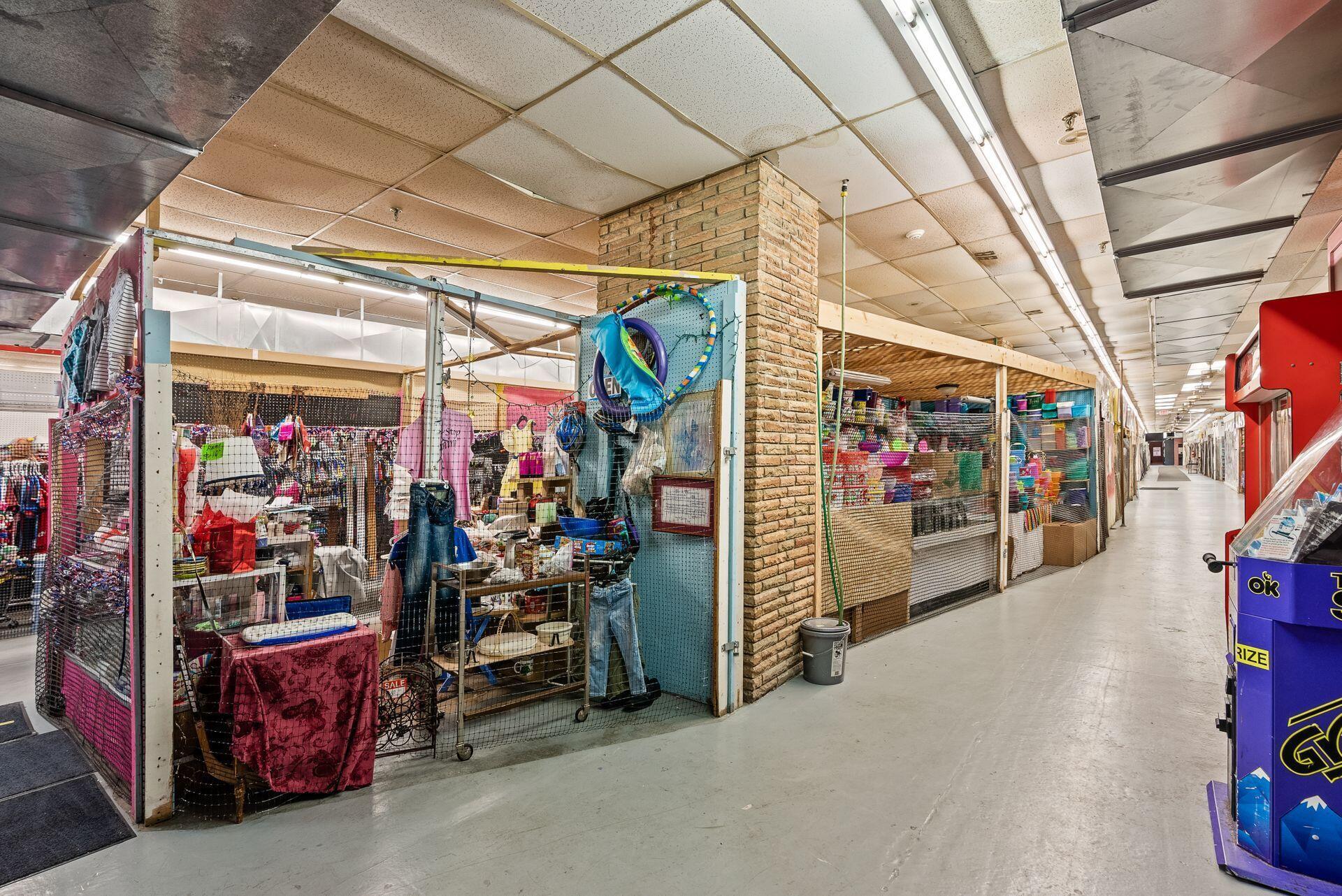 4170 W Broad Street Property Photo 16