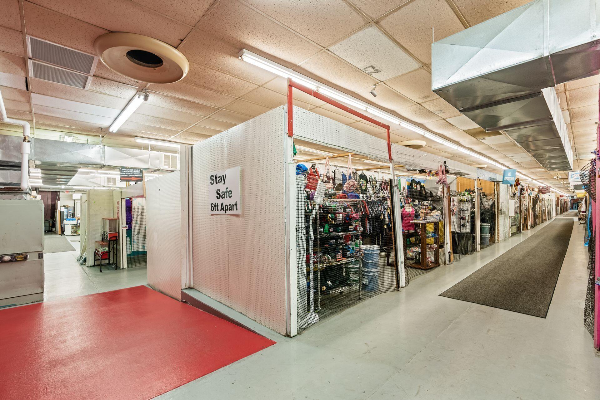 4170 W Broad Street Property Photo 17