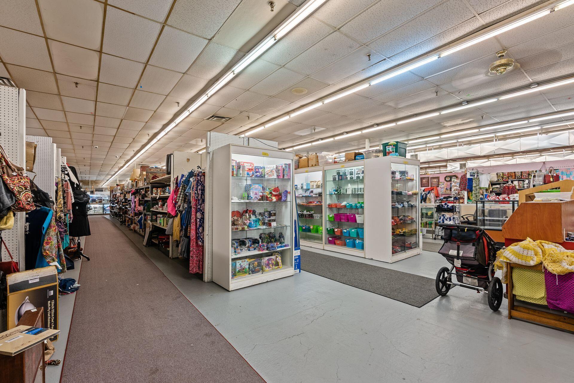 4170 W Broad Street Property Photo 20