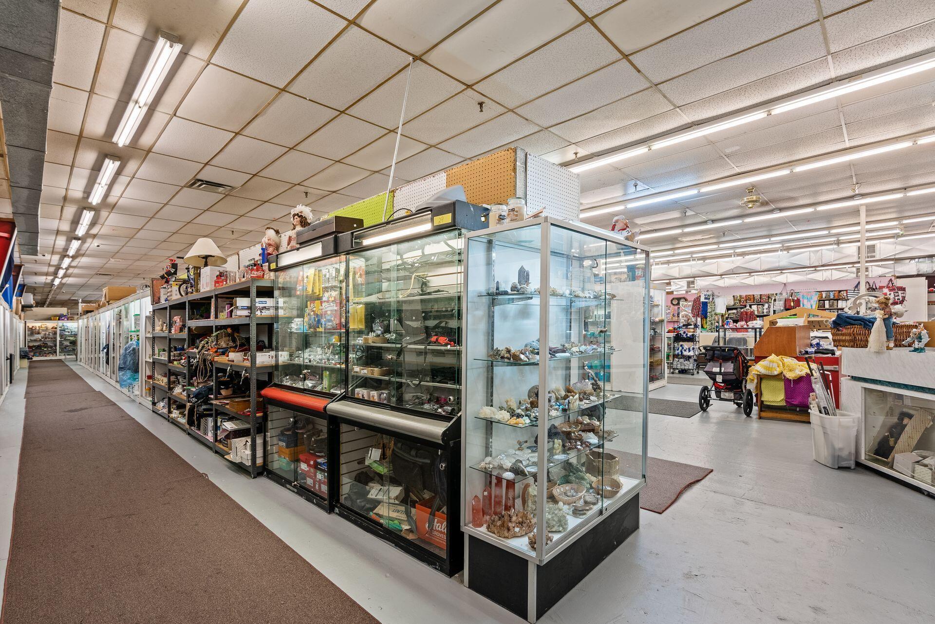 4170 W Broad Street Property Photo 21