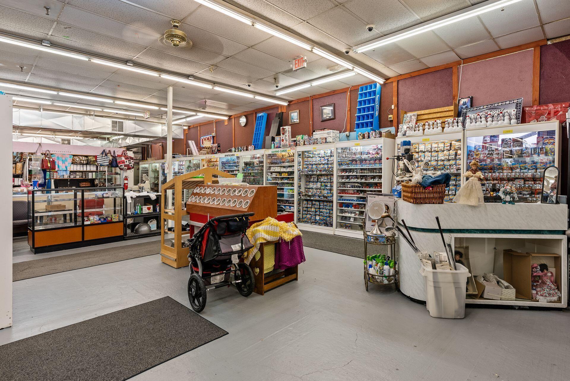 4170 W Broad Street Property Photo 22