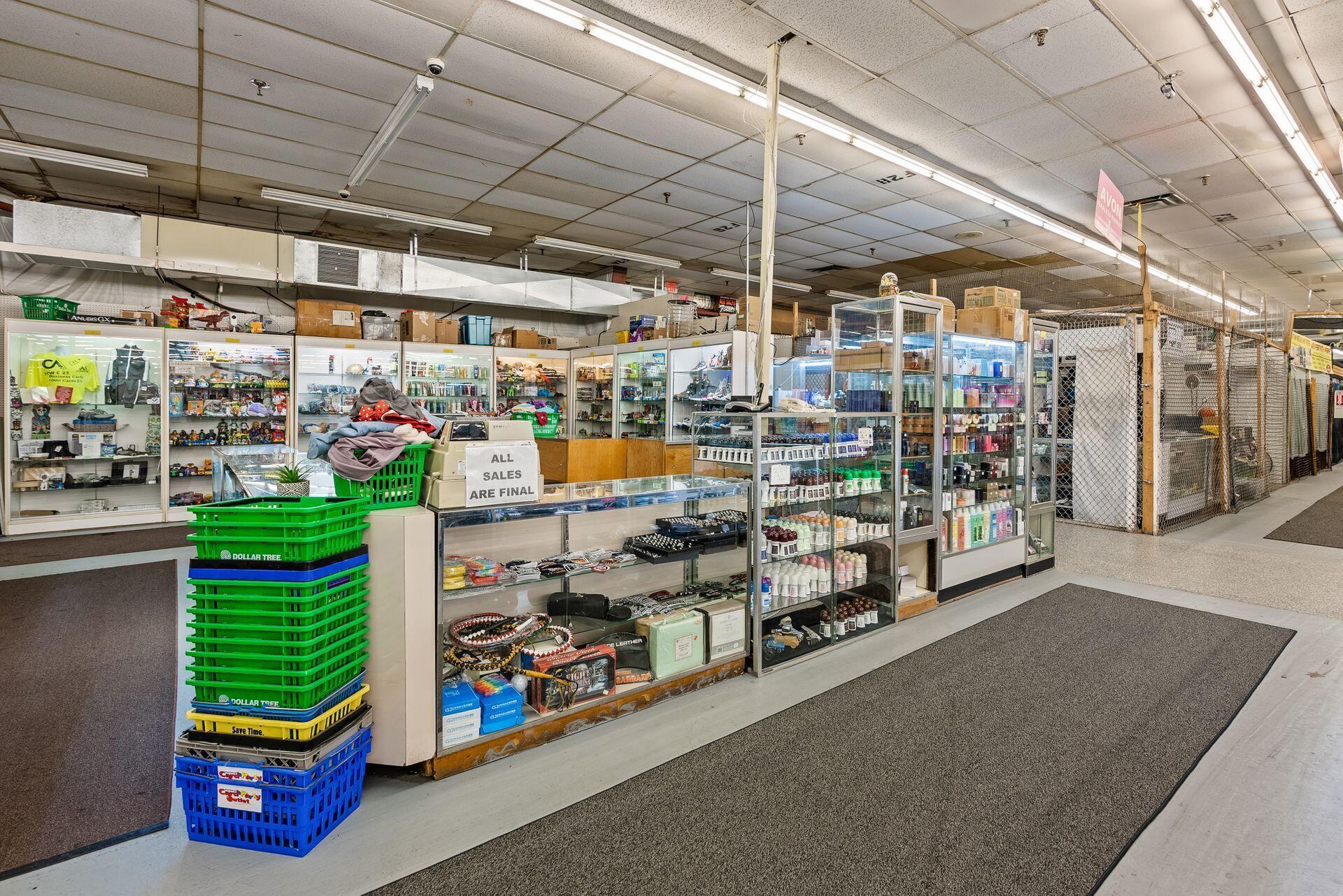 4170 W Broad Street Property Photo 23