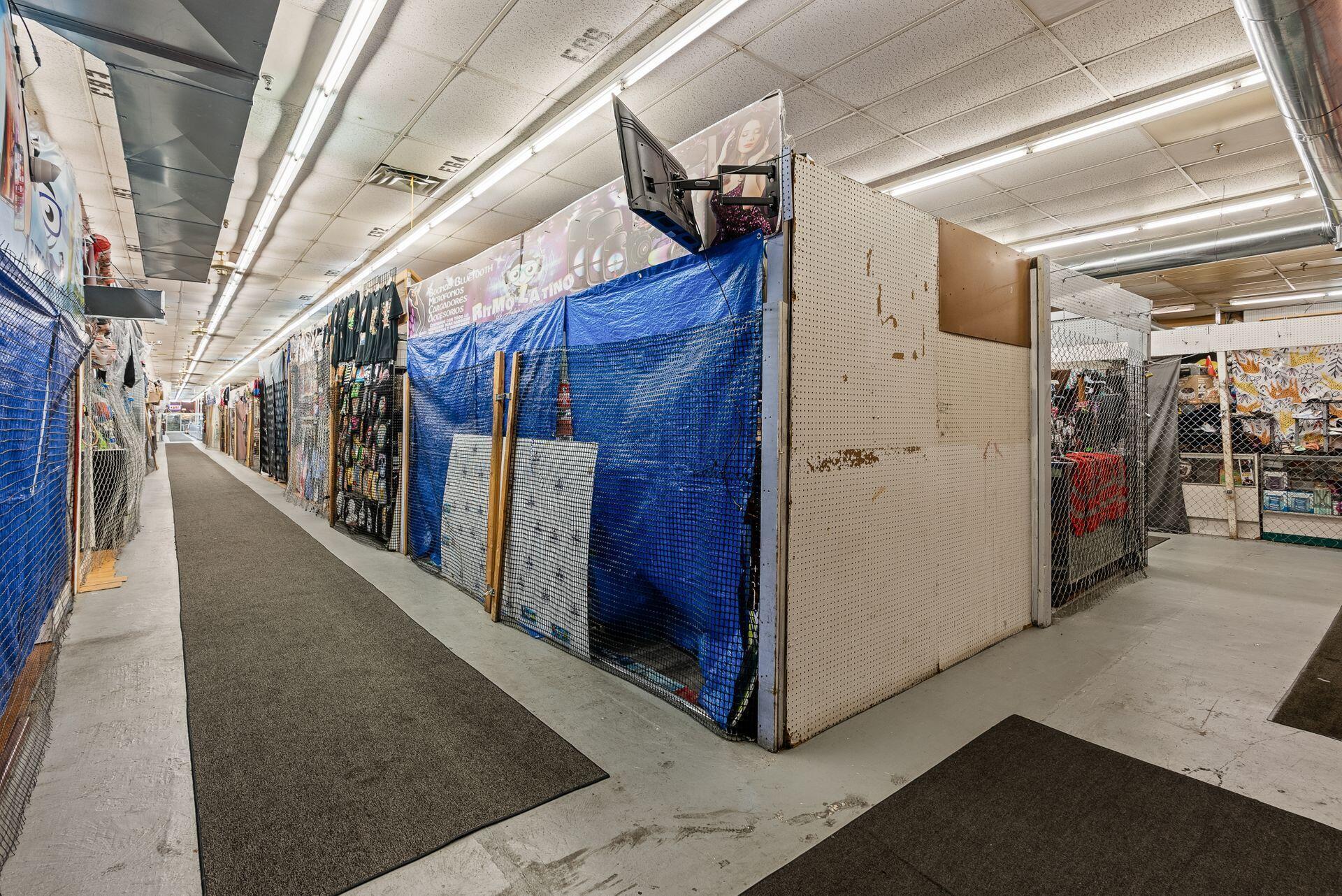 4170 W Broad Street Property Photo 27