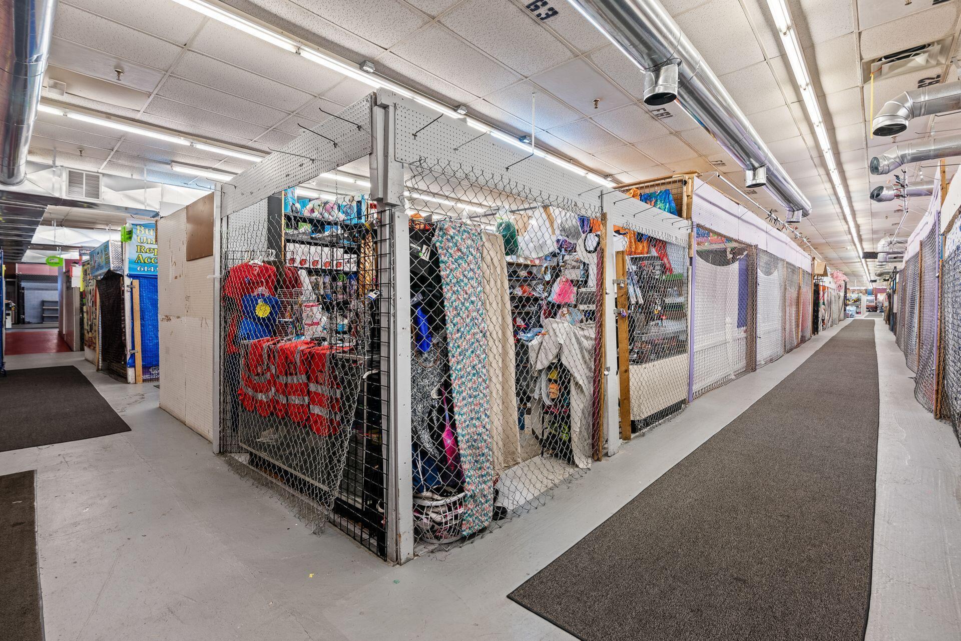 4170 W Broad Street Property Photo 28