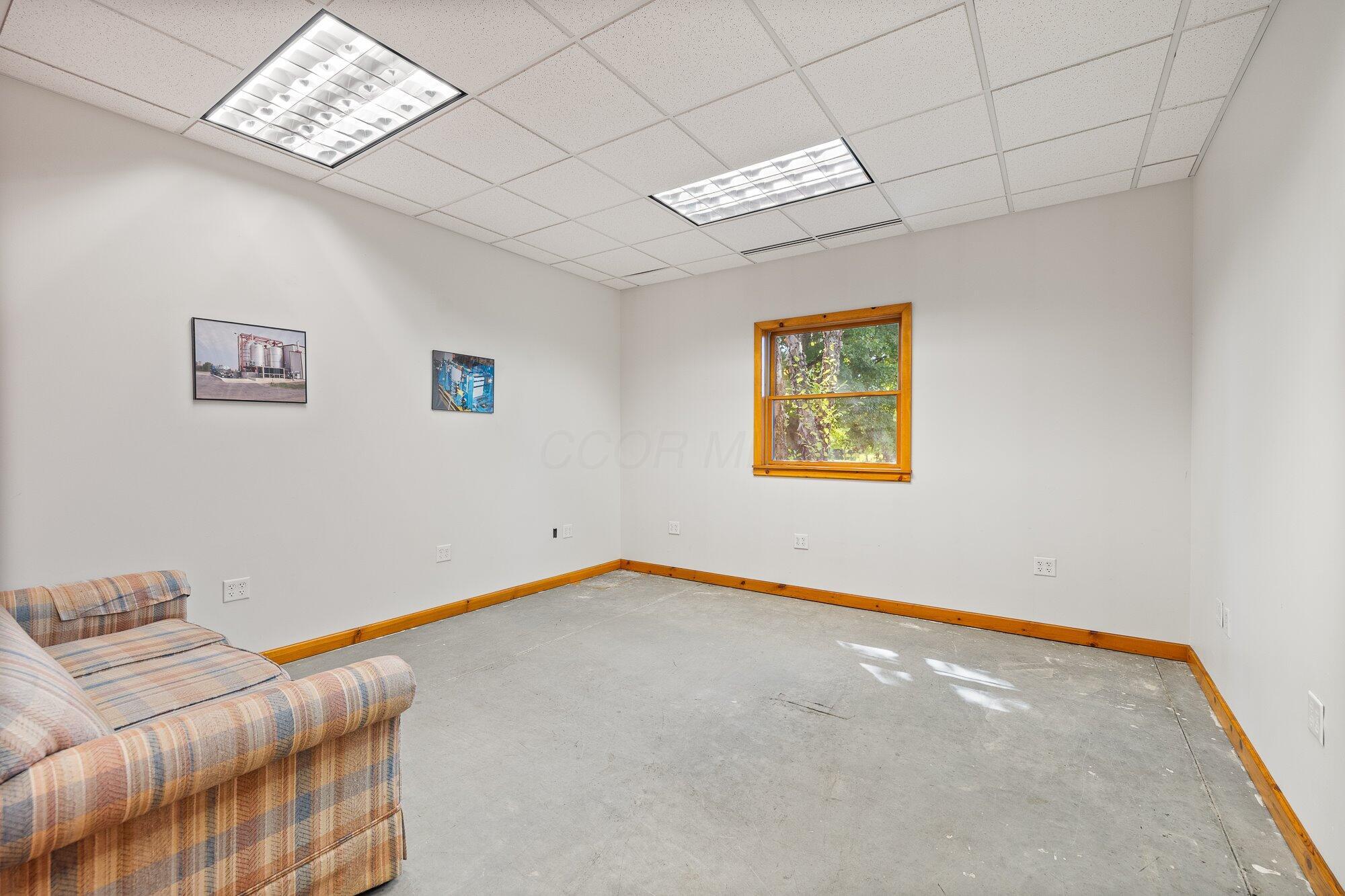 9500 Harding Highway E Property Photo 11