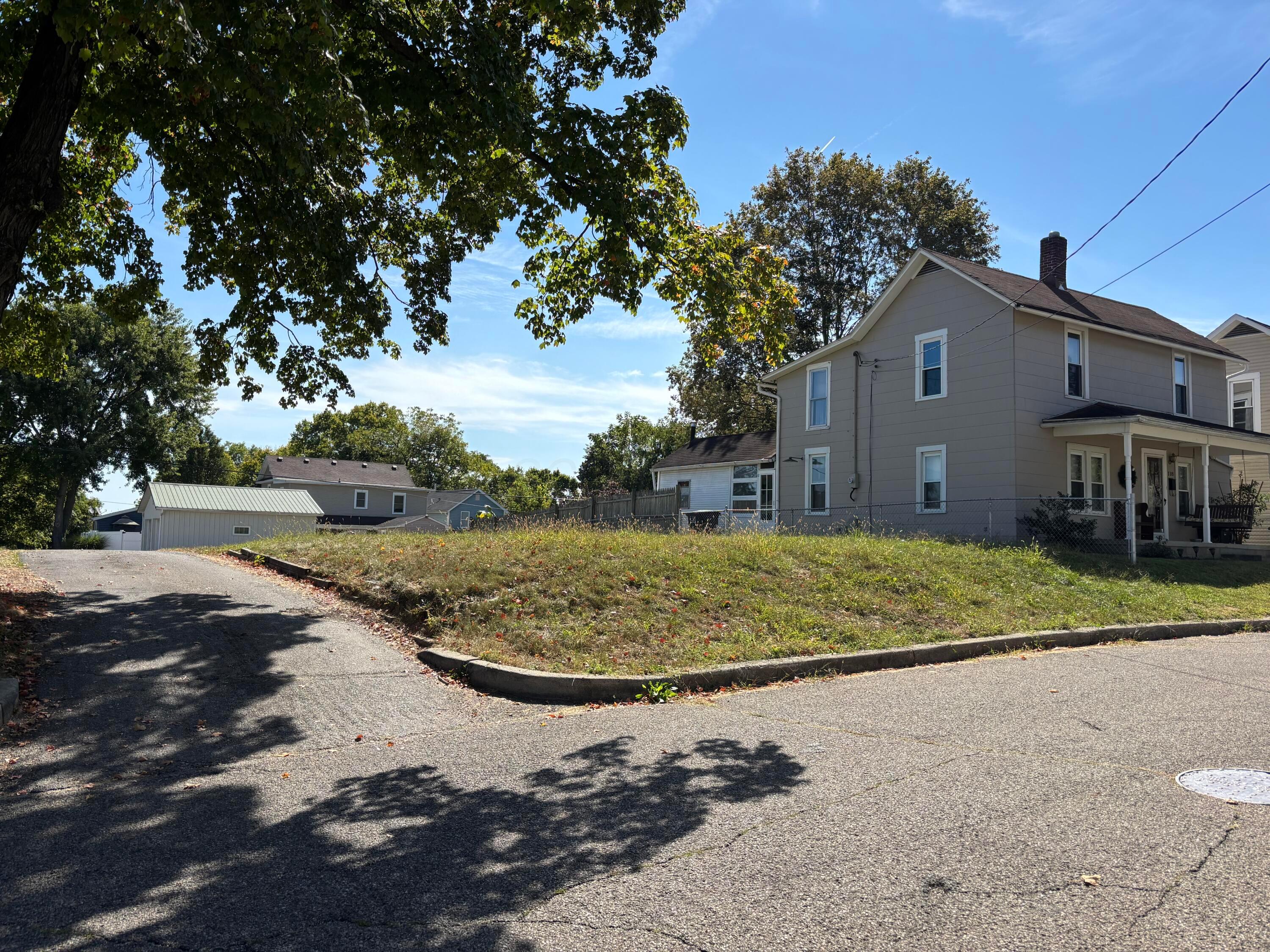 114-116 S Cedar Avenue Property Photo 2
