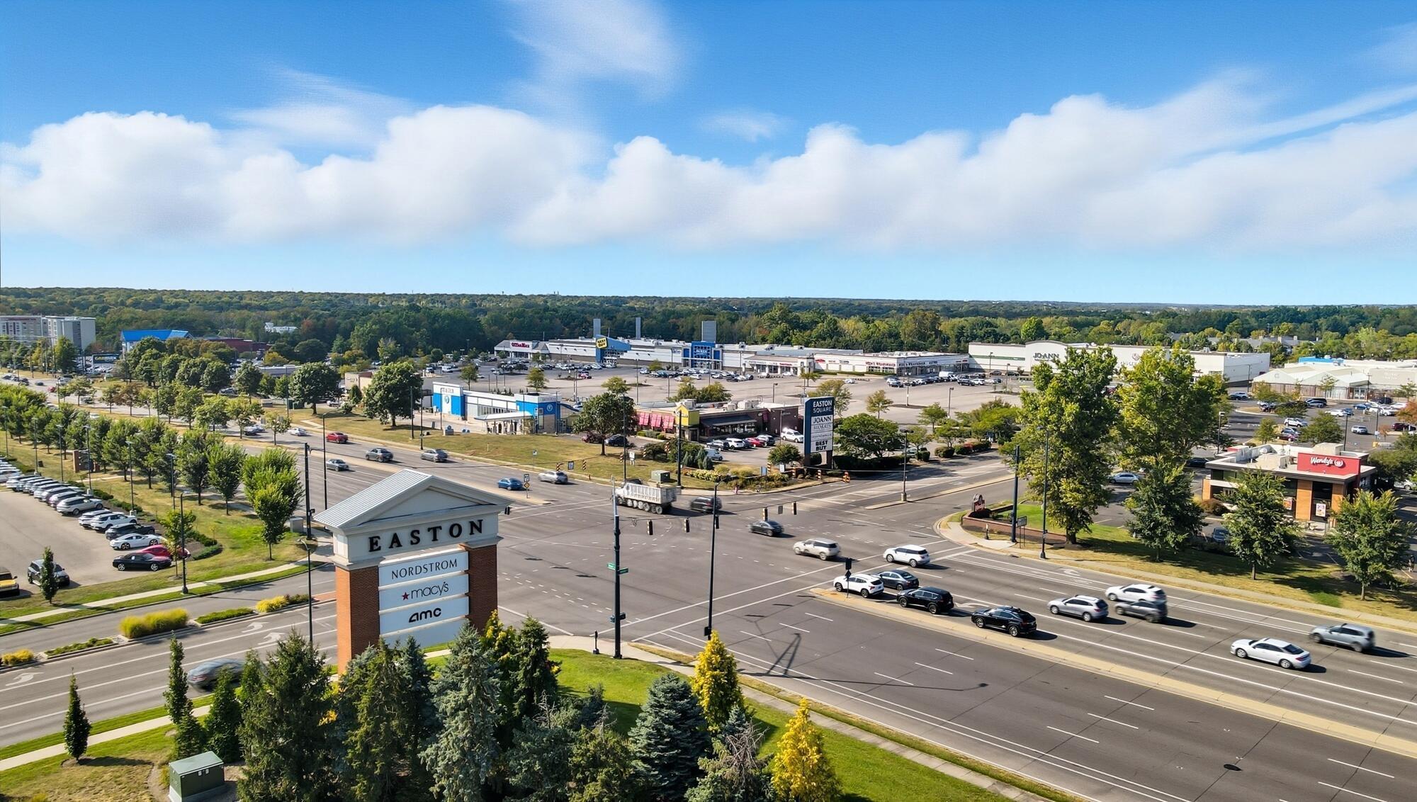 4849 Pleasant Woods Court Property Photo 2