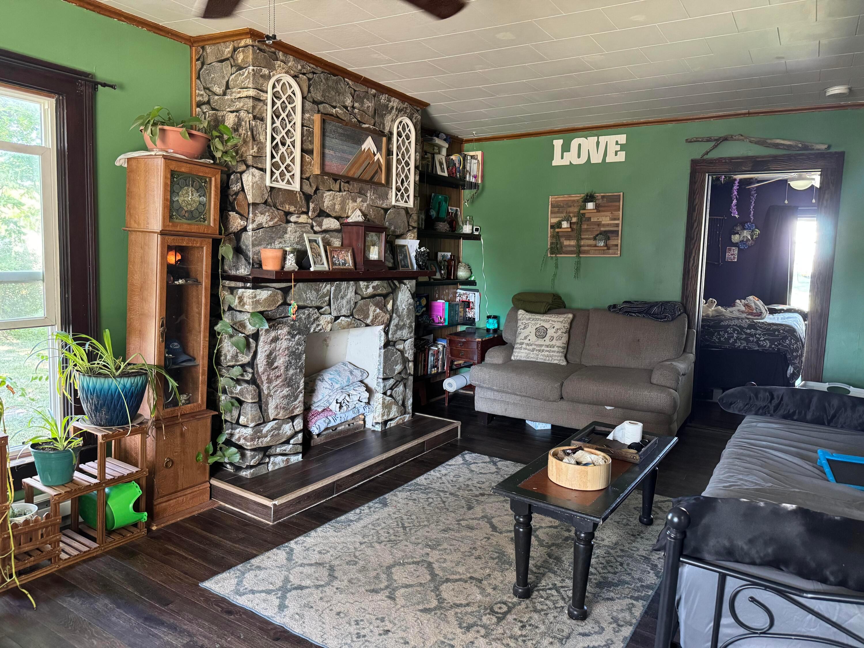 10423 Columbus Street Property Photo 3