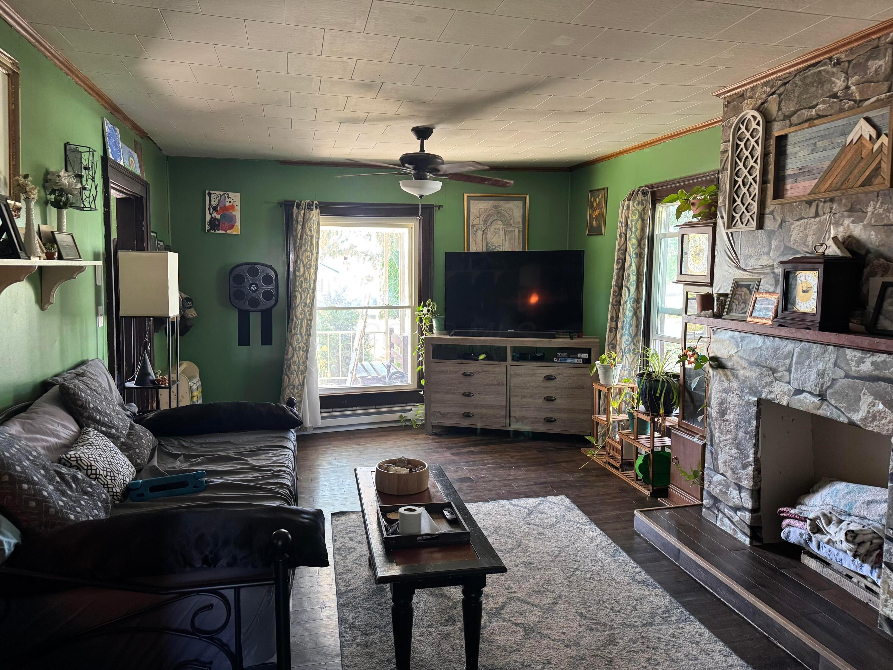 10423 Columbus Street Property Photo 5