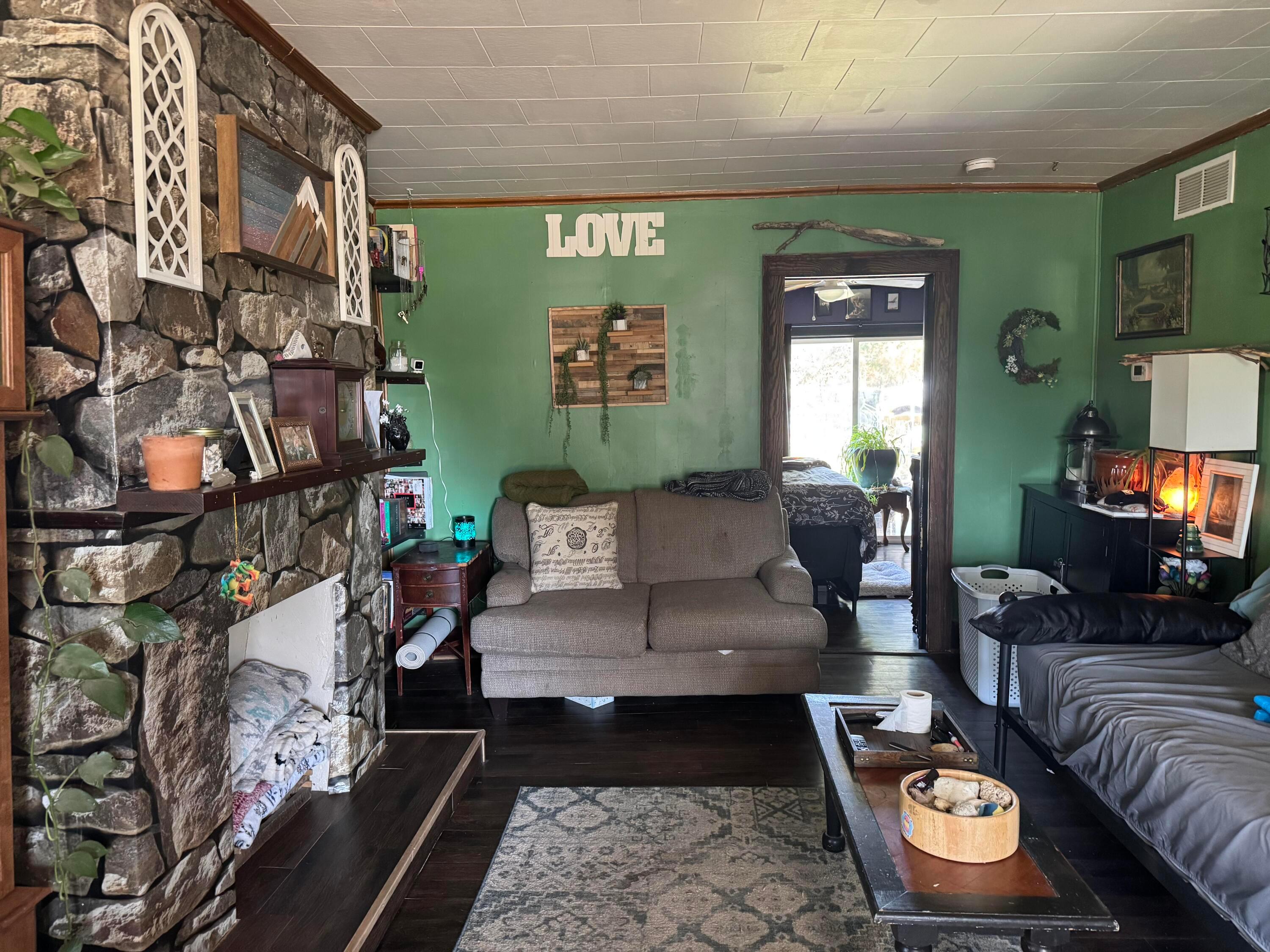 10423 Columbus Street Property Photo 8