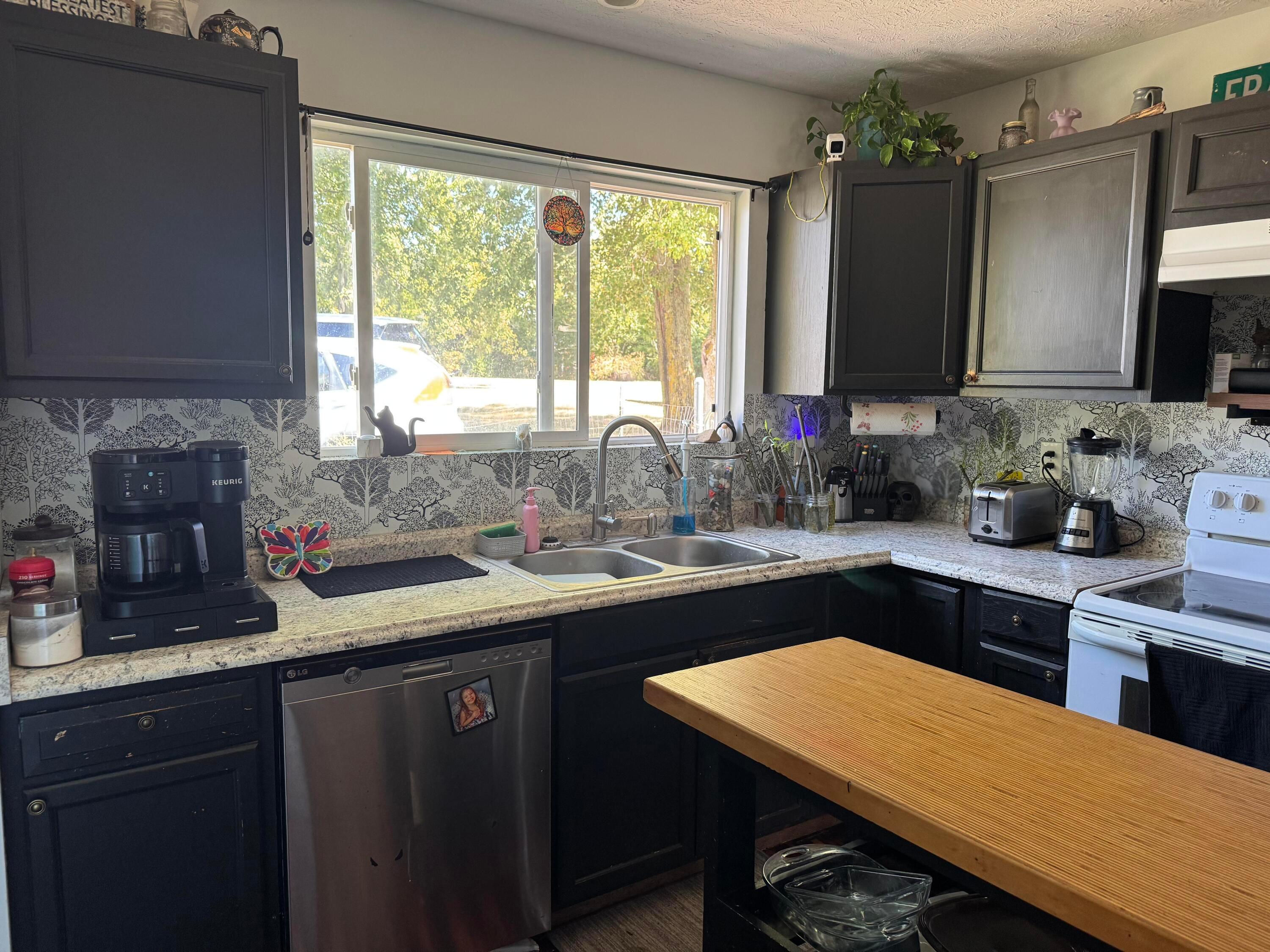 10423 Columbus Street Property Photo 15