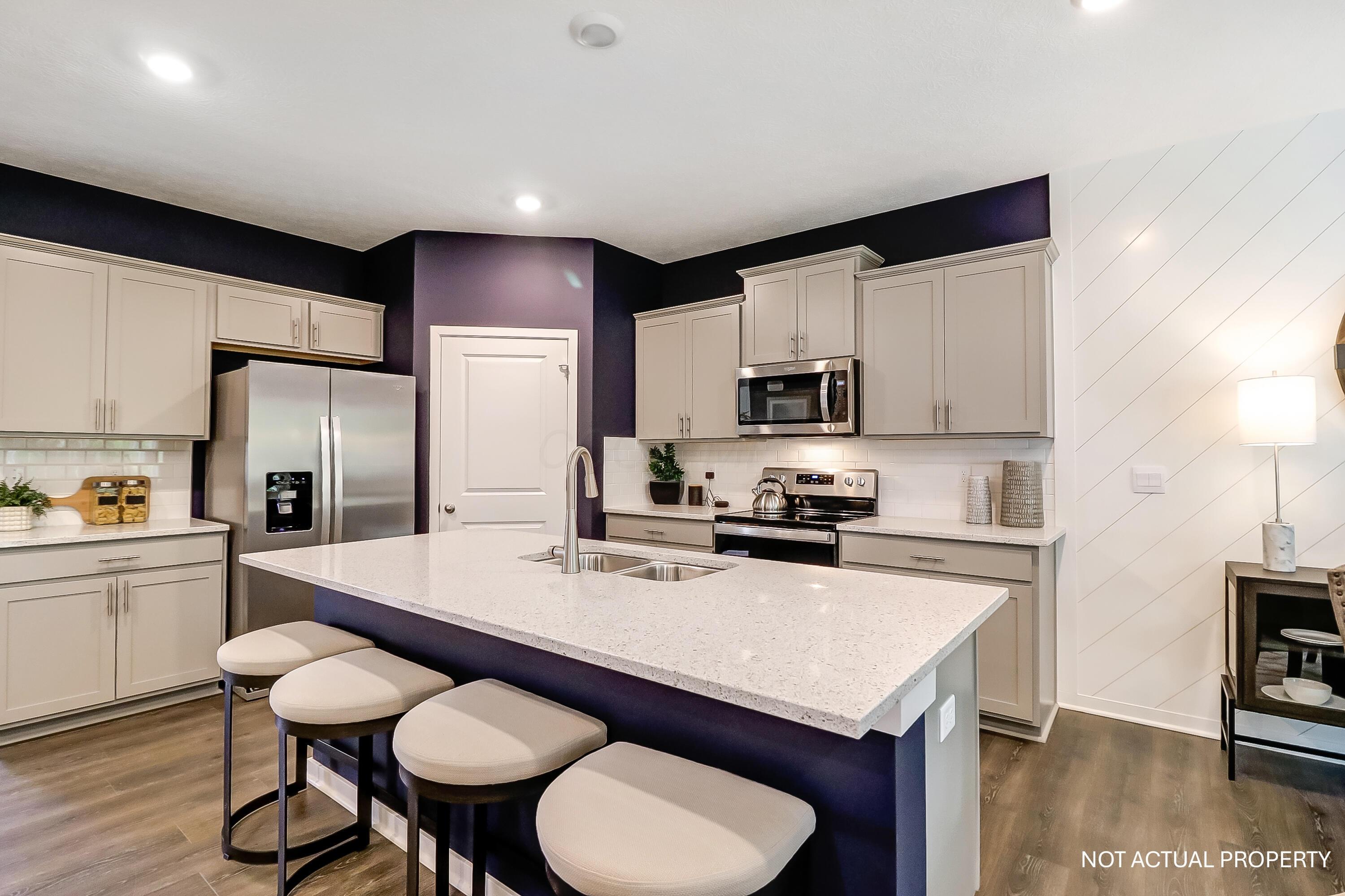 165 Lorrimore Drive Property Photo 3