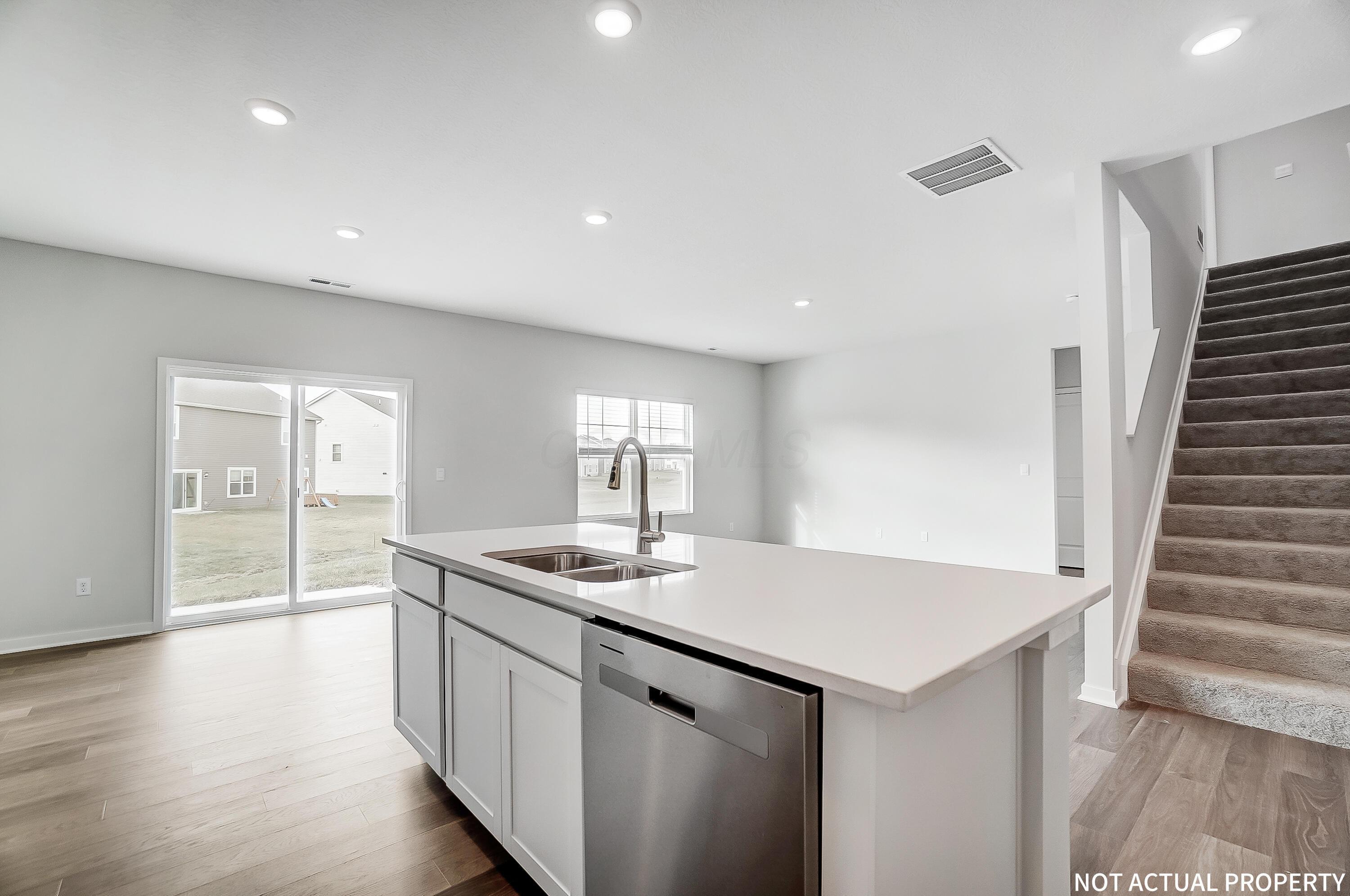 165 Lorrimore Drive Property Photo 4