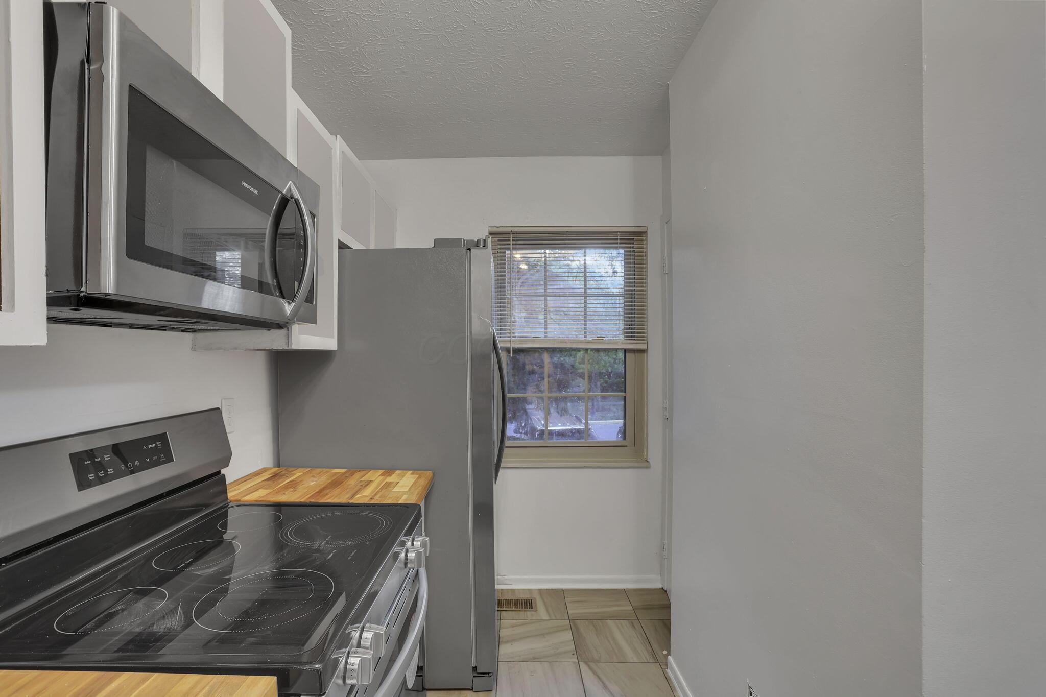 502 Foxtrail Circle E Property Photo 4