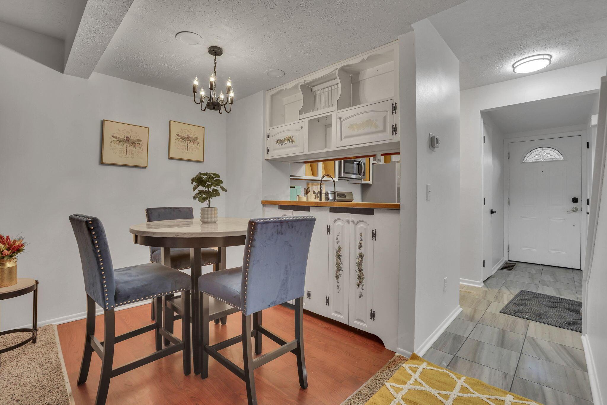 502 Foxtrail Circle E Property Photo 5