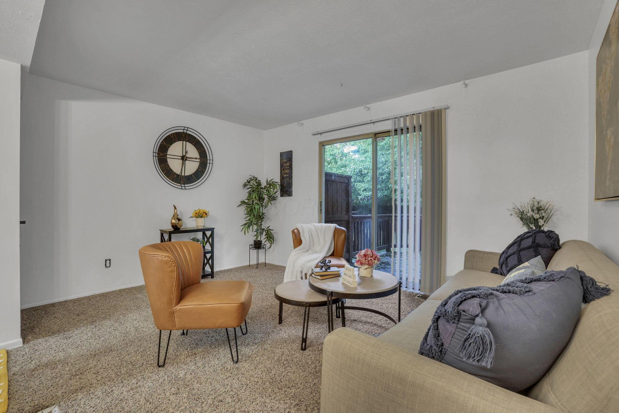 502 Foxtrail Circle E Property Photo 7