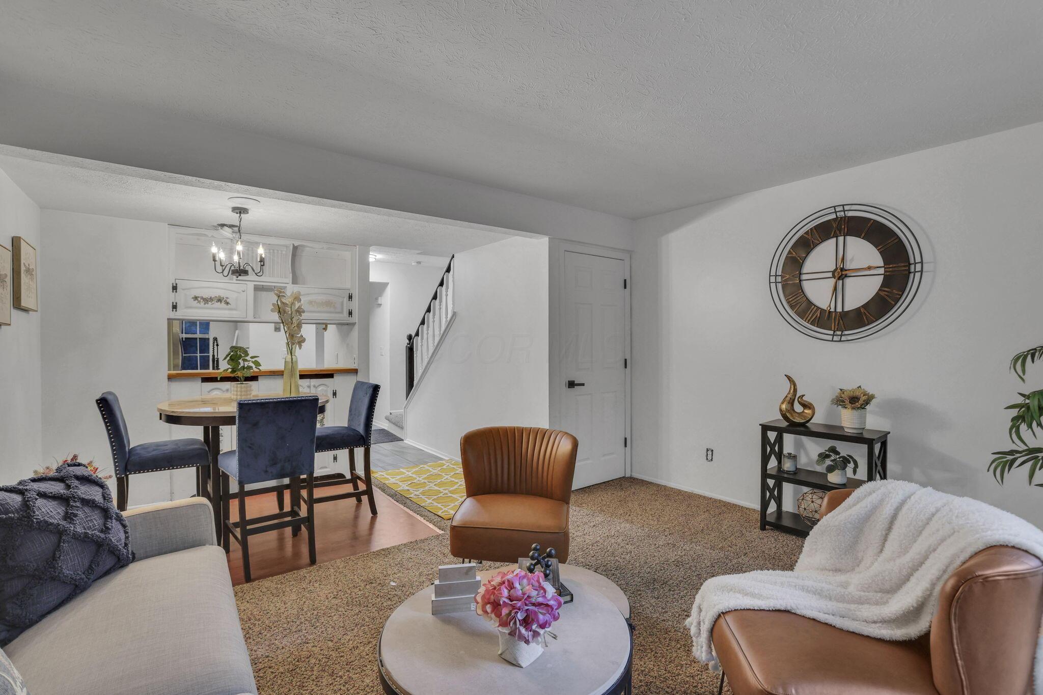 502 Foxtrail Circle E Property Photo 8