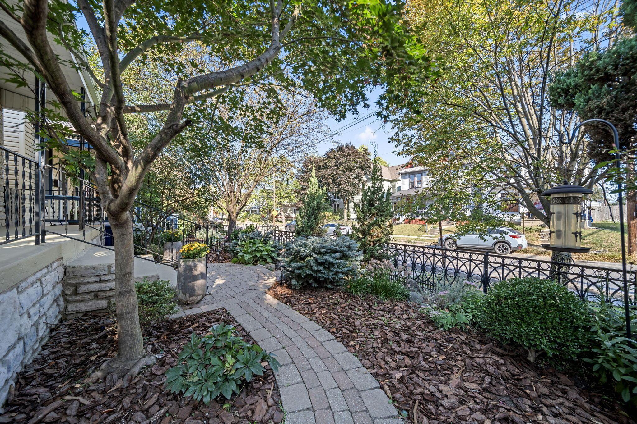 475 W 2nd Avenue Property Photo 3