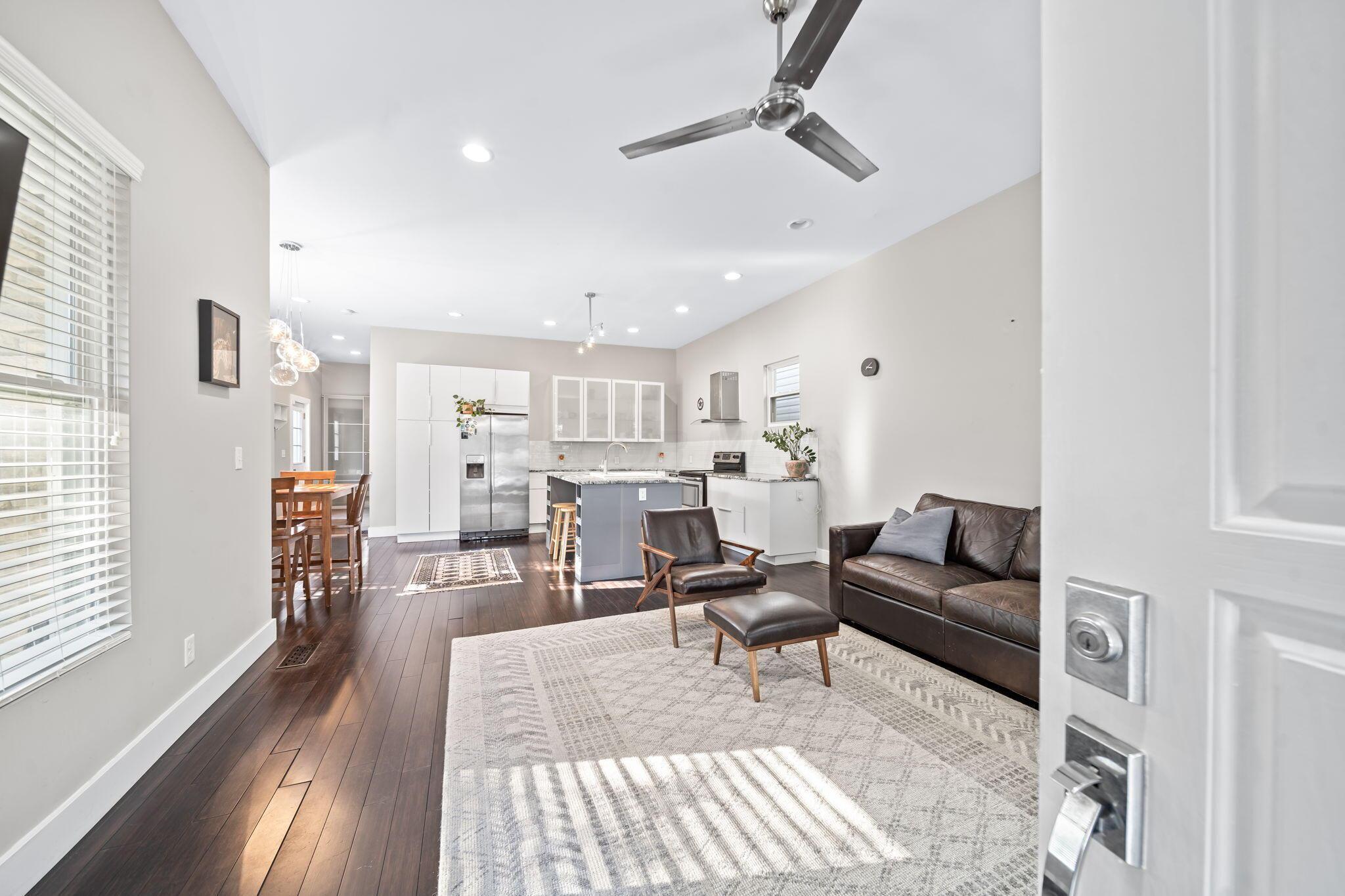 475 W 2nd Avenue Property Photo 11