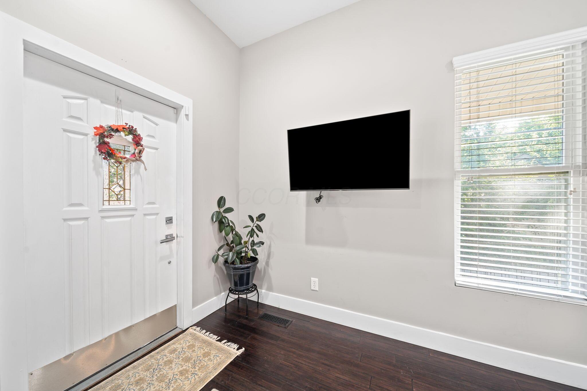 475 W 2nd Avenue Property Photo 12