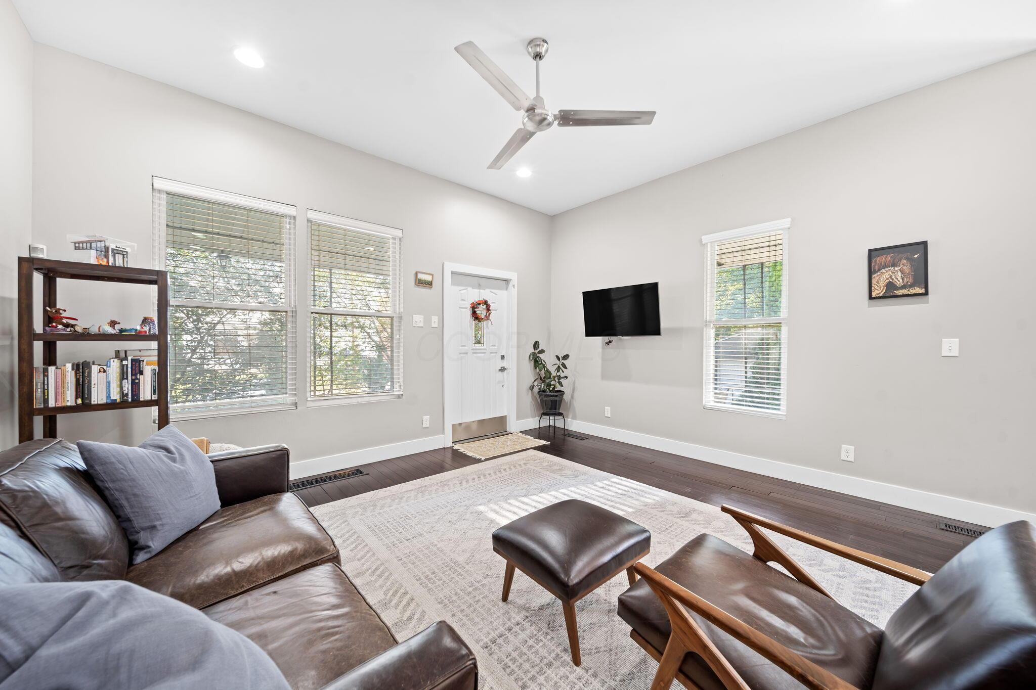 475 W 2nd Avenue Property Photo 14