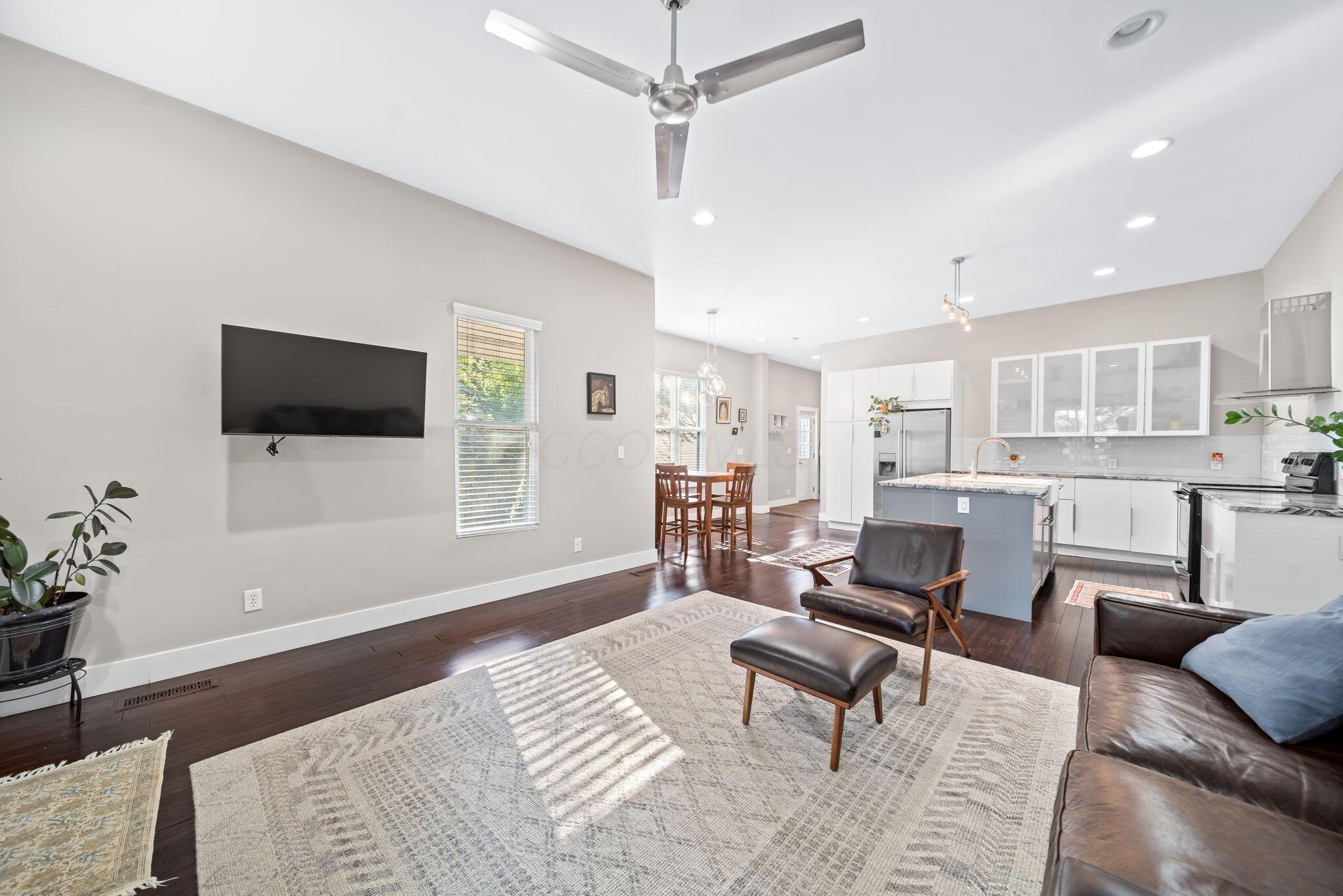 475 W 2nd Avenue Property Photo 15