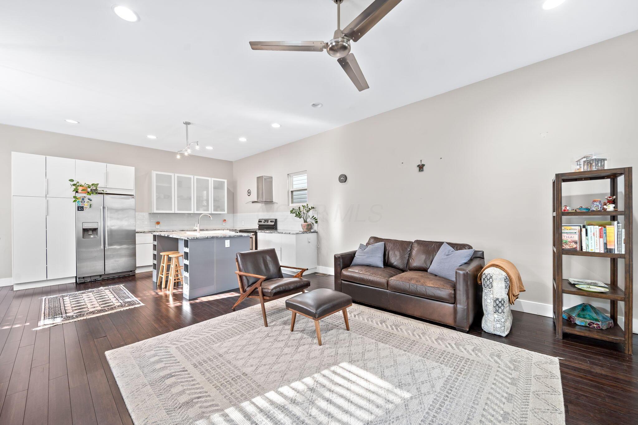 475 W 2nd Avenue Property Photo 16