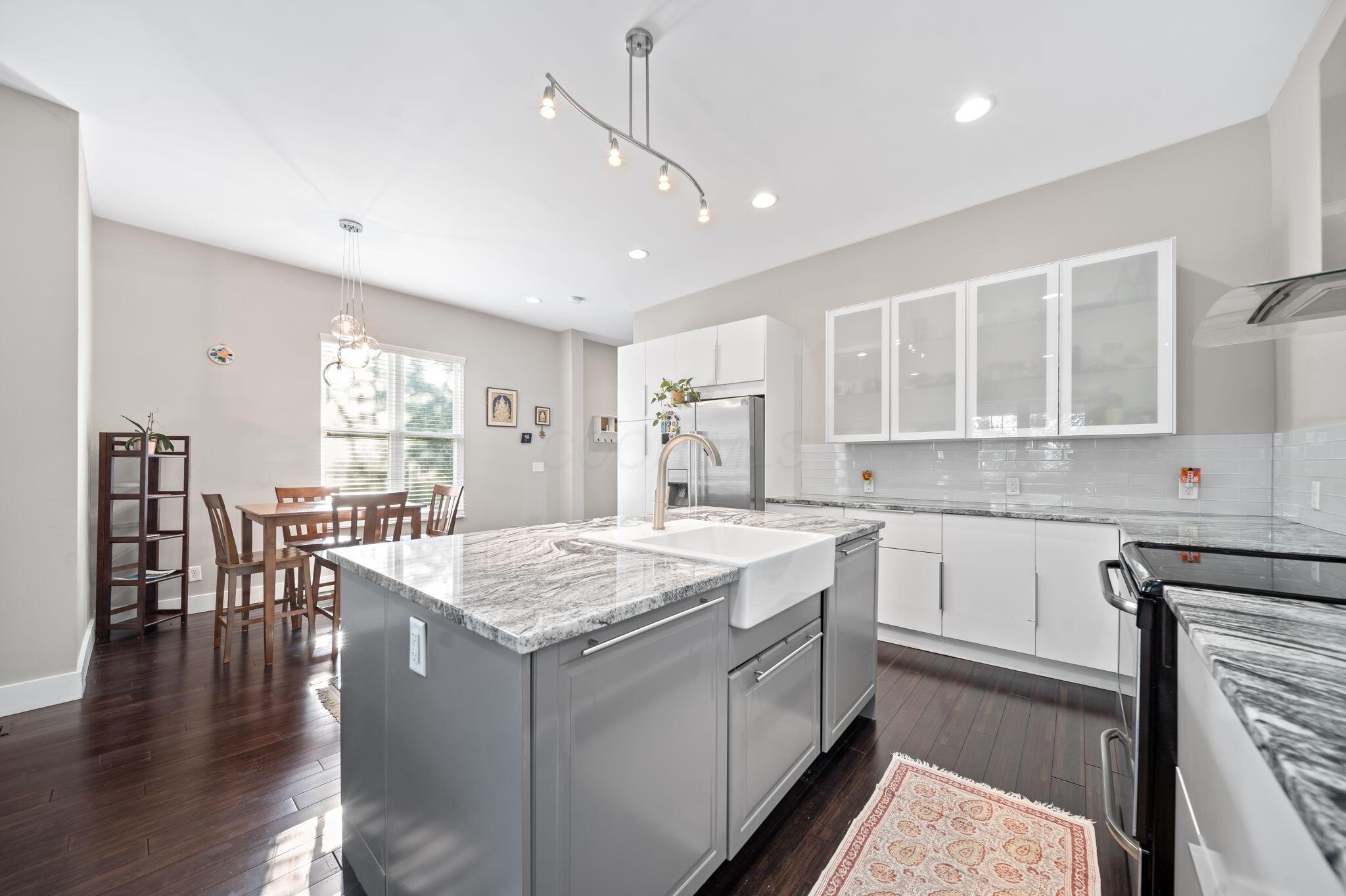 475 W 2nd Avenue Property Photo 18