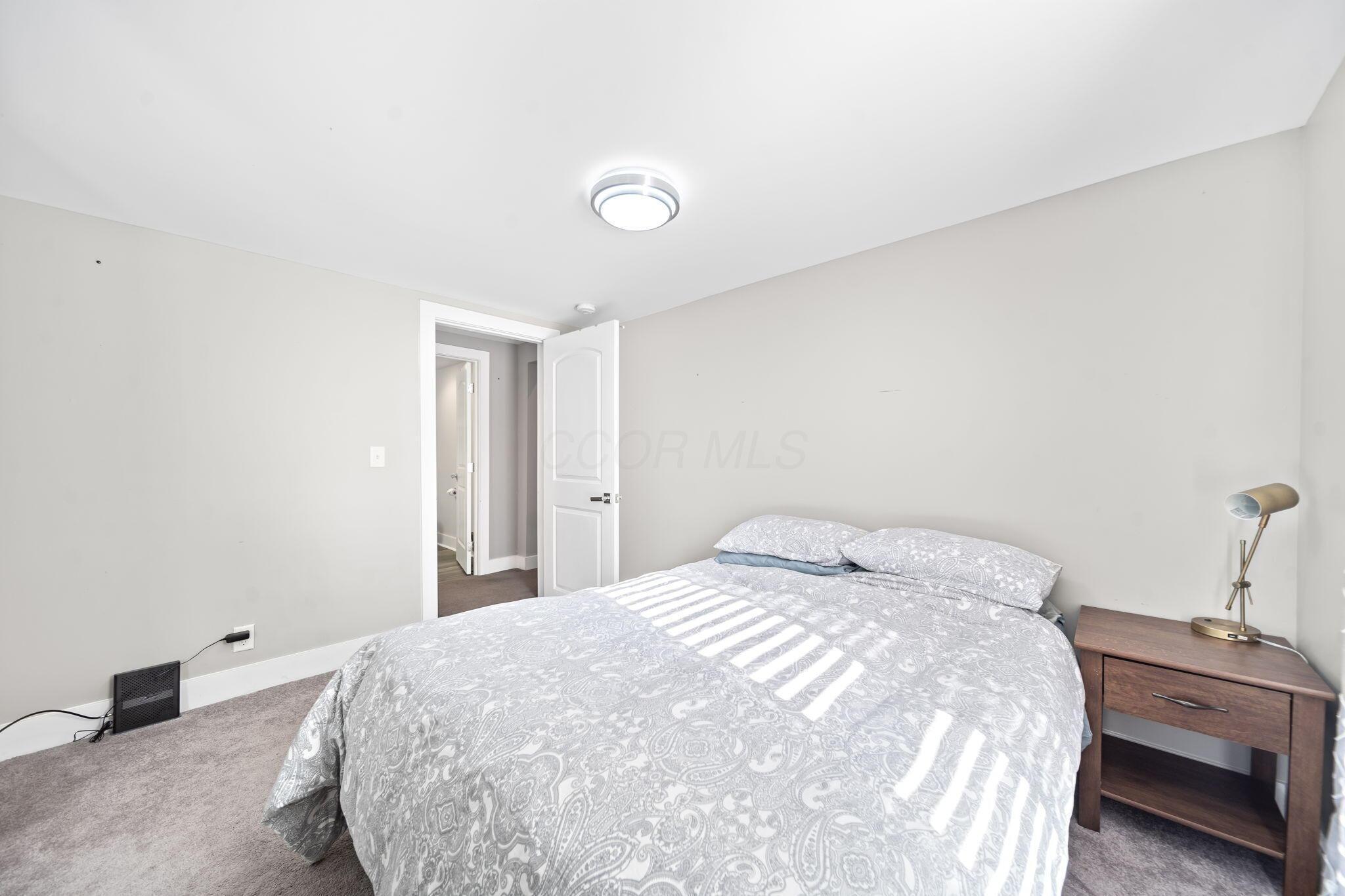 475 W 2nd Avenue Property Photo 27