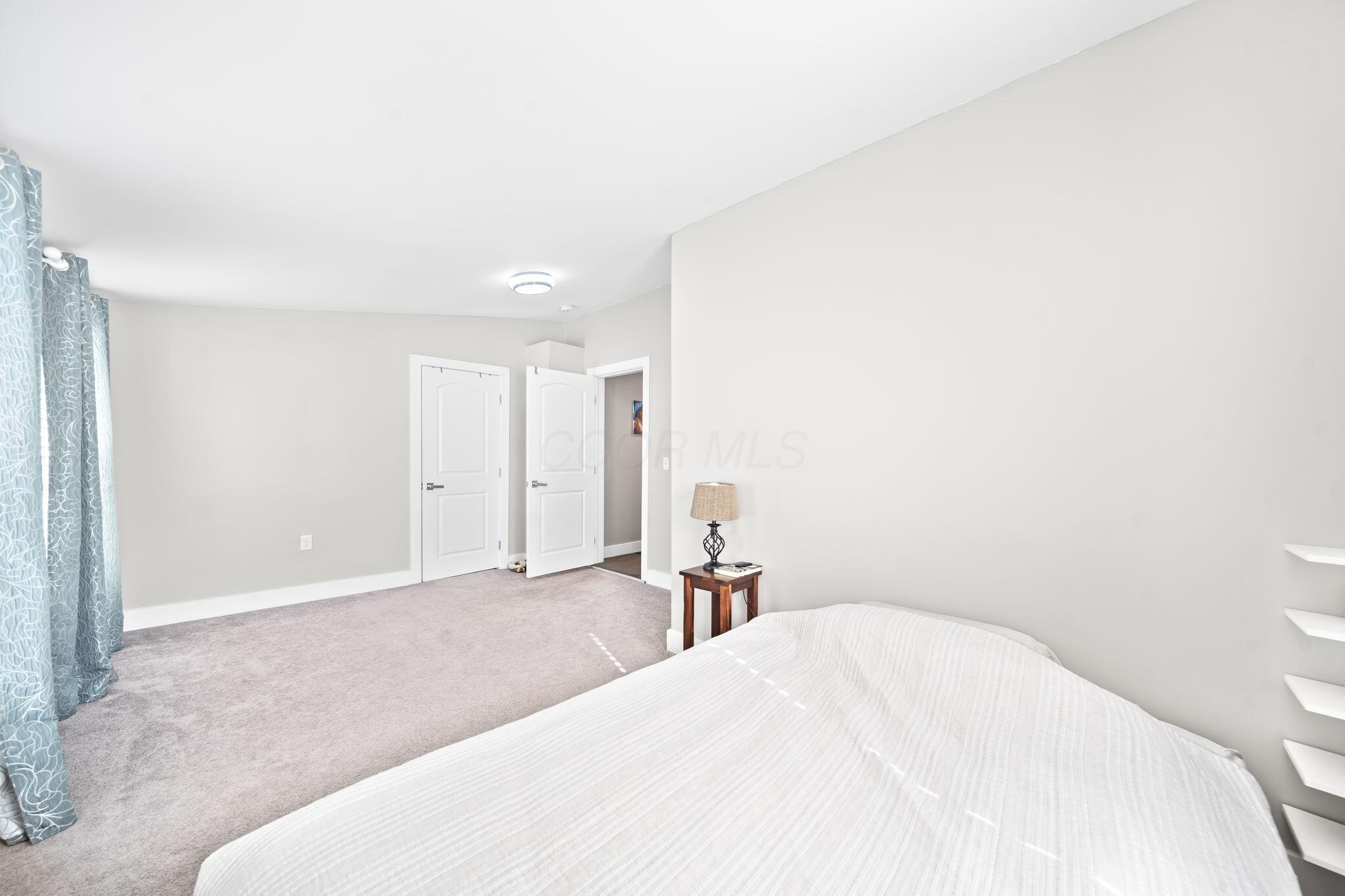 475 W 2nd Avenue Property Photo 30