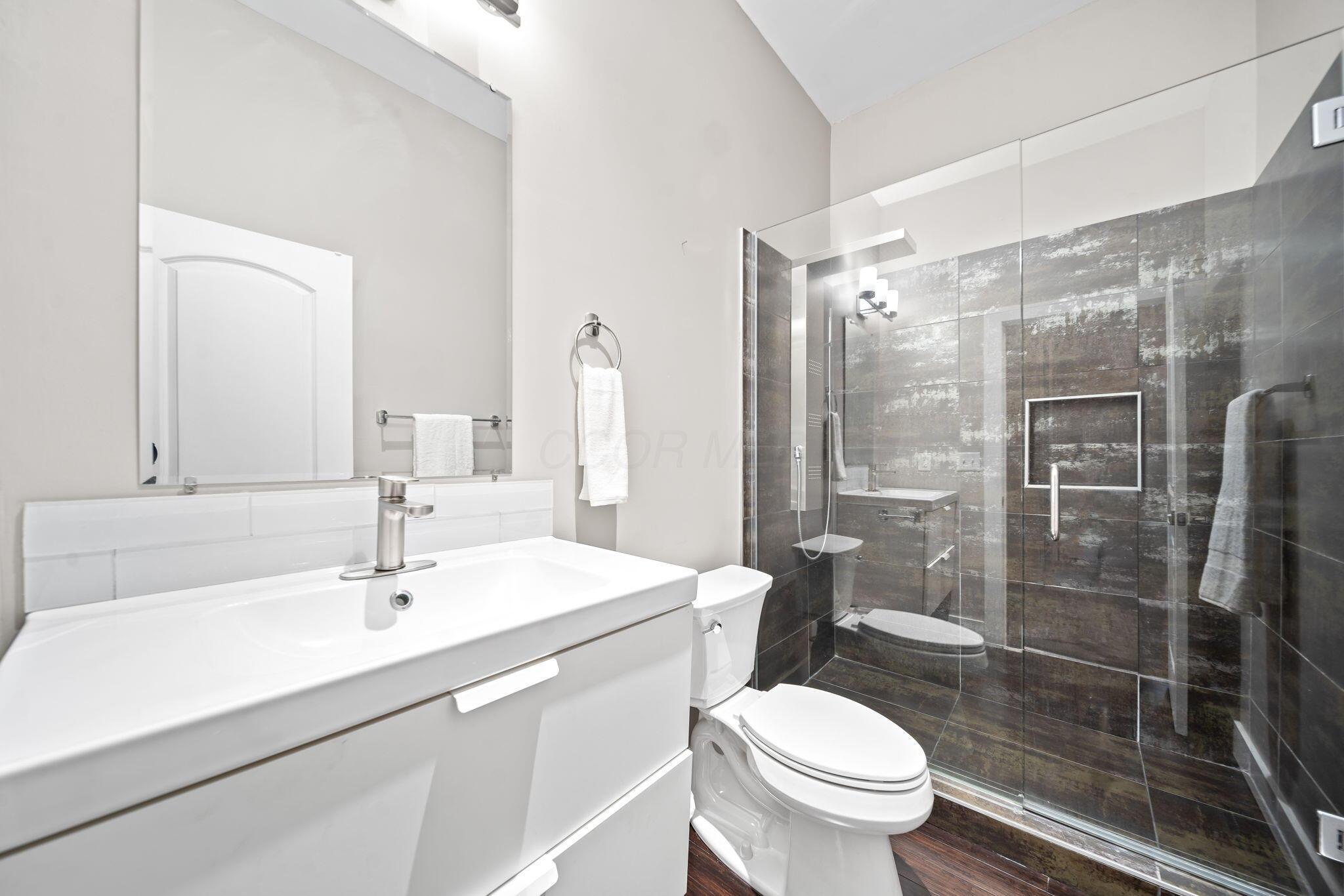 475 W 2nd Avenue Property Photo 32