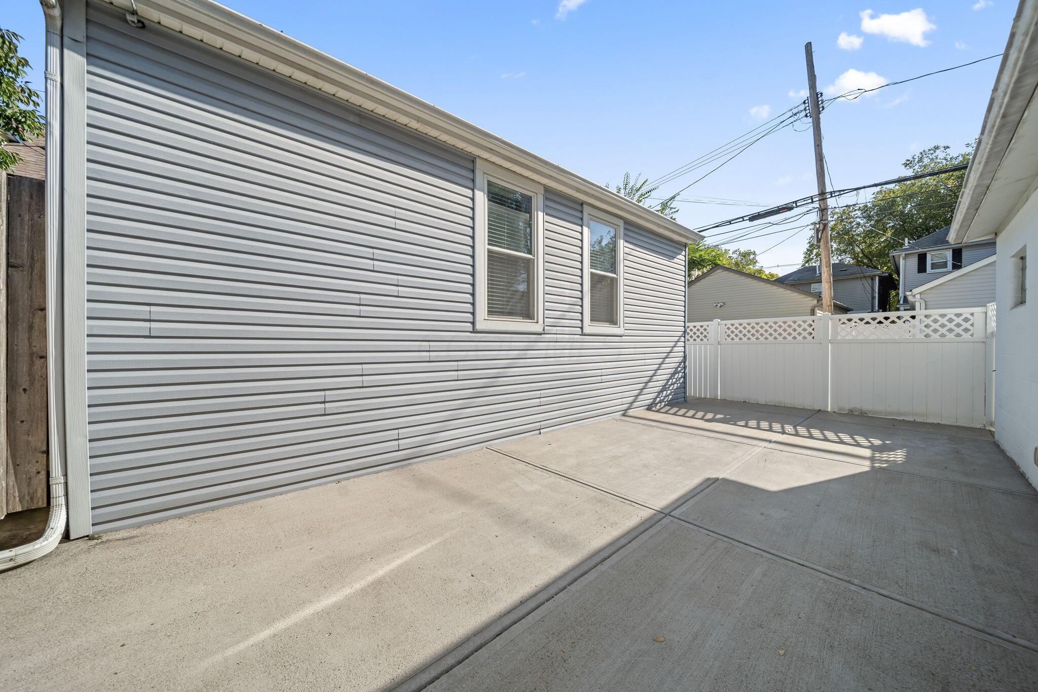 475 W 2nd Avenue Property Photo 43