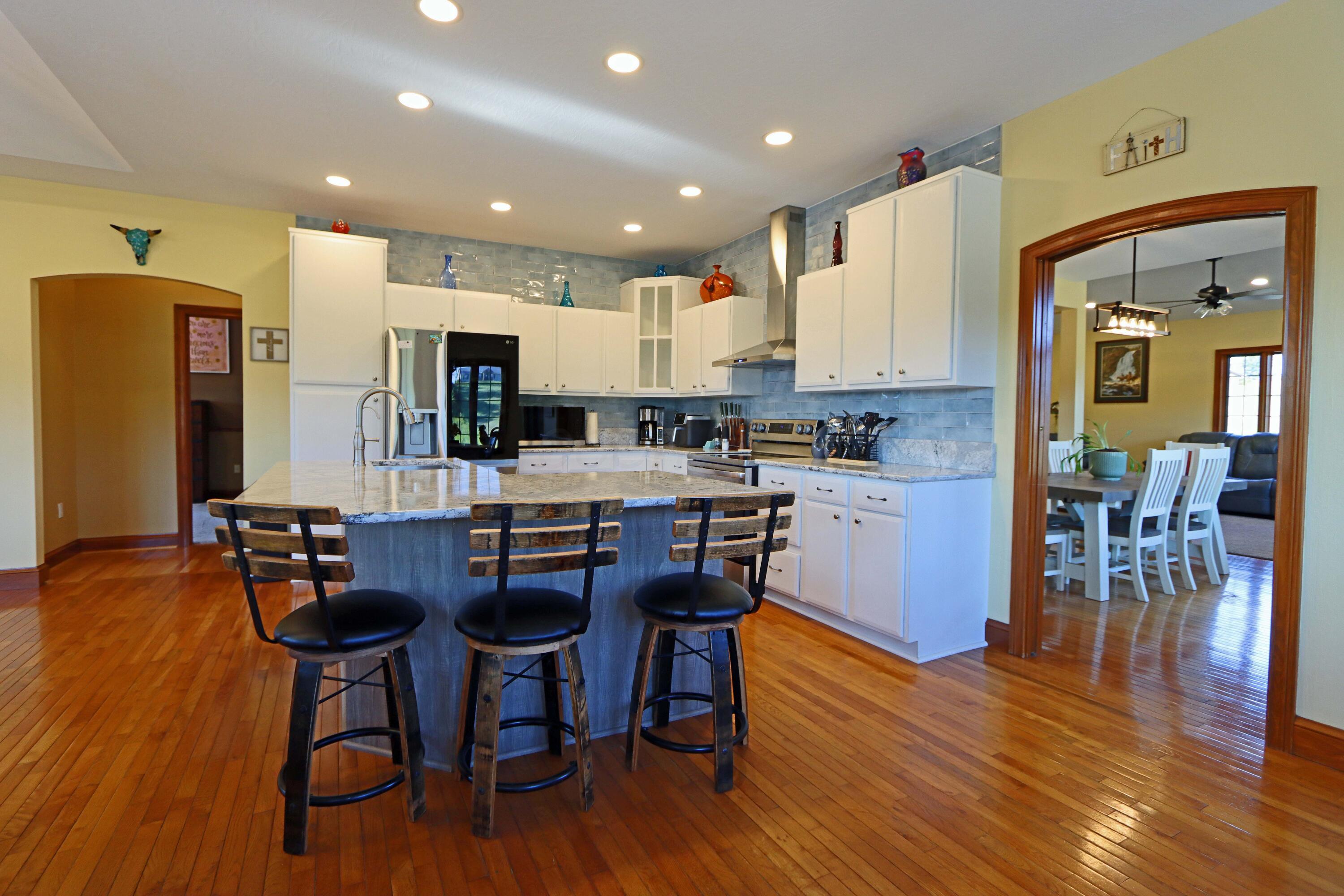 216 Patrick Avenue Property Photo 39
