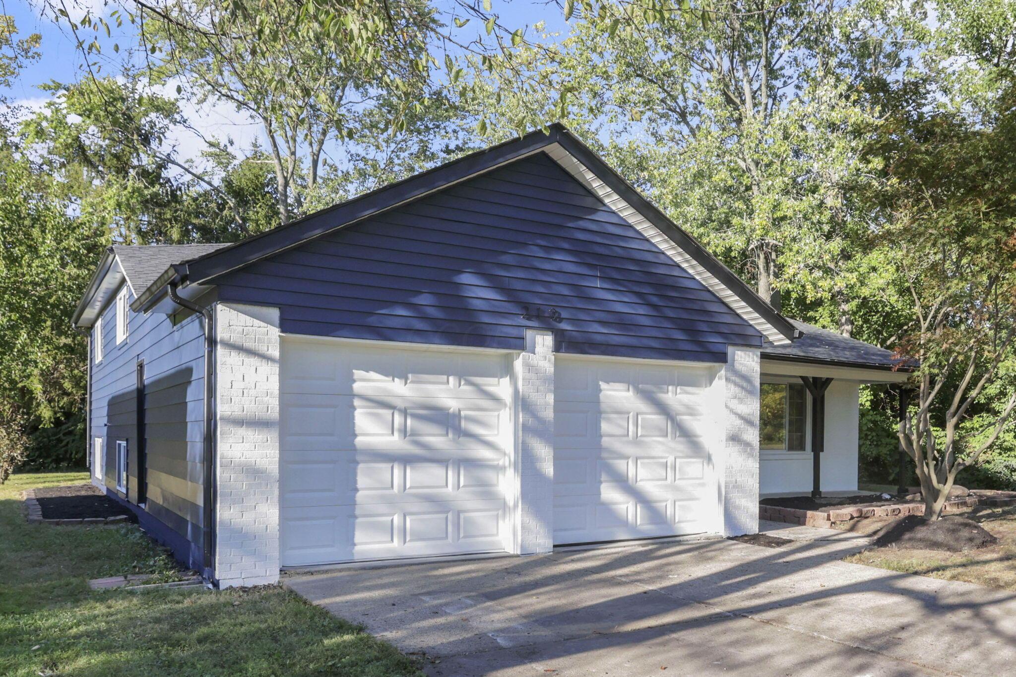 210 W Columbus Street Property Photo 4