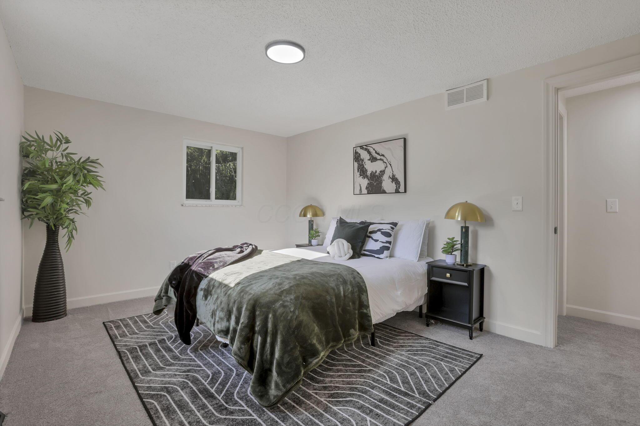 210 W Columbus Street Property Photo 22