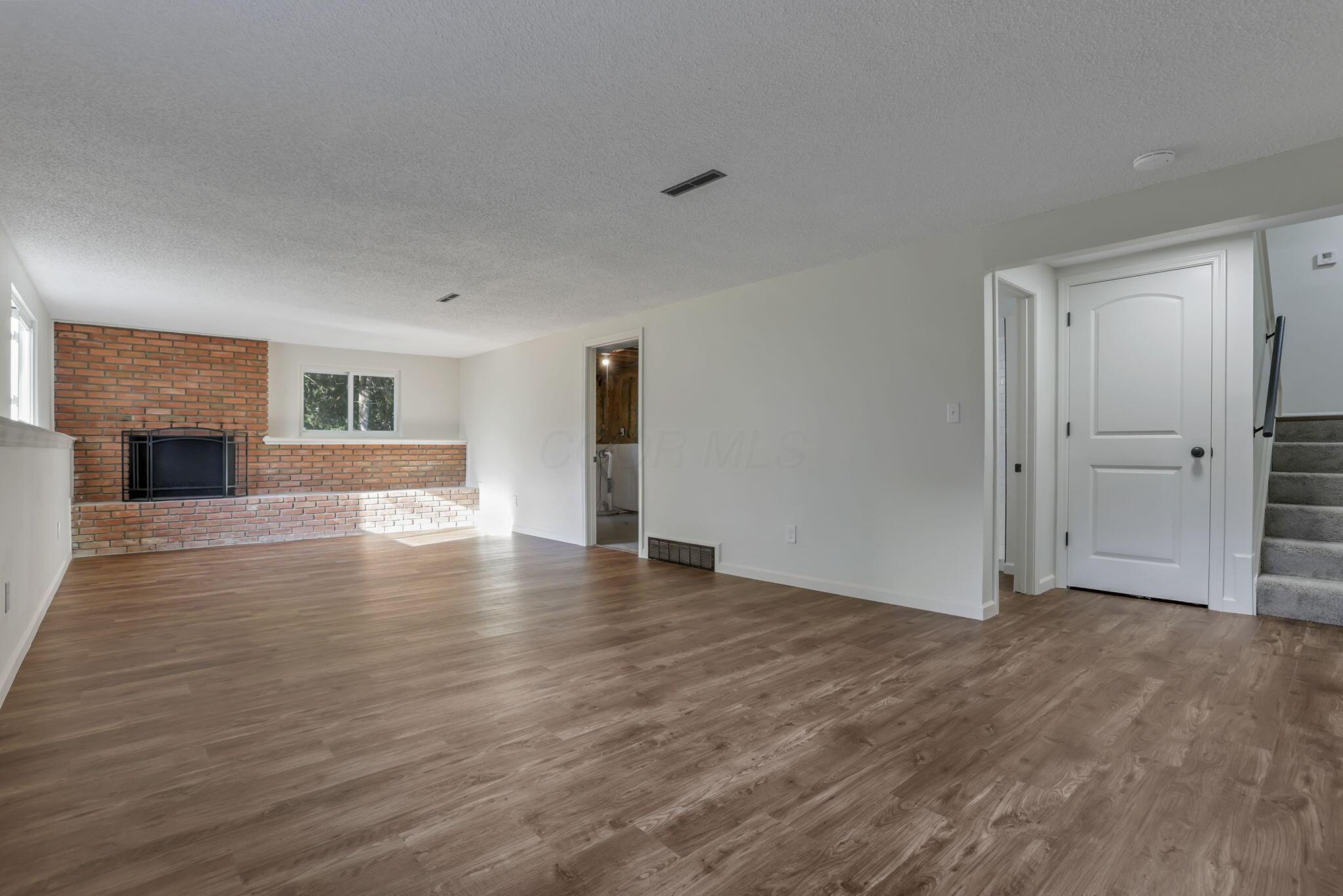 210 W Columbus Street Property Photo 31