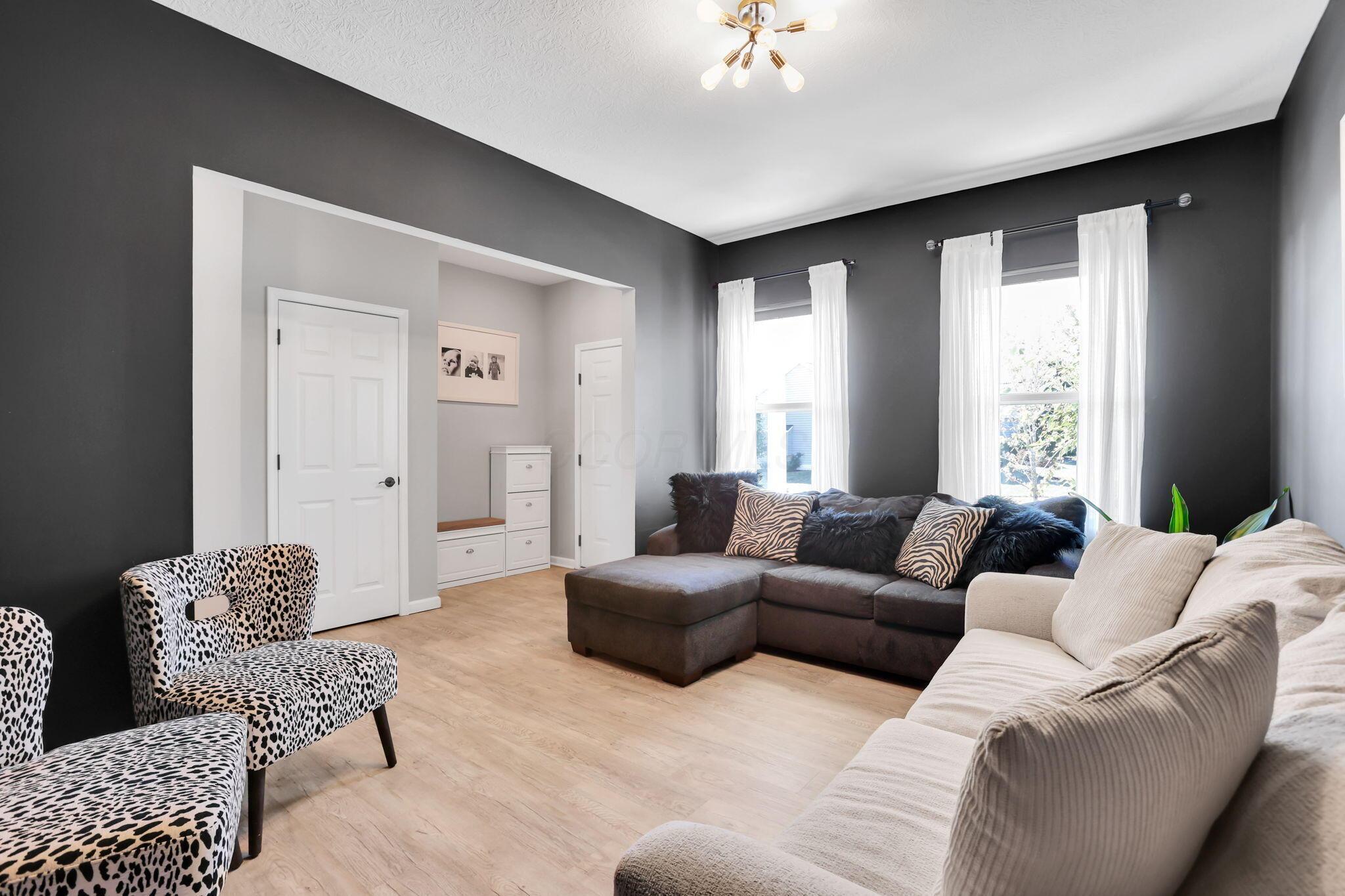 958 Thorn Hill Place Property Photo 7