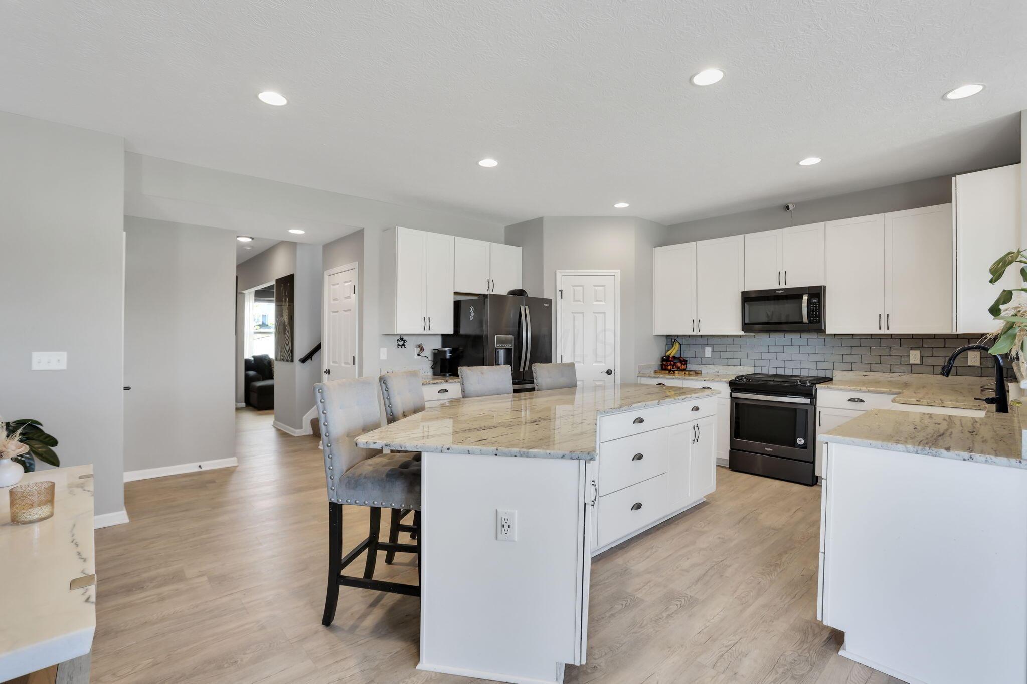 958 Thorn Hill Place Property Photo 9