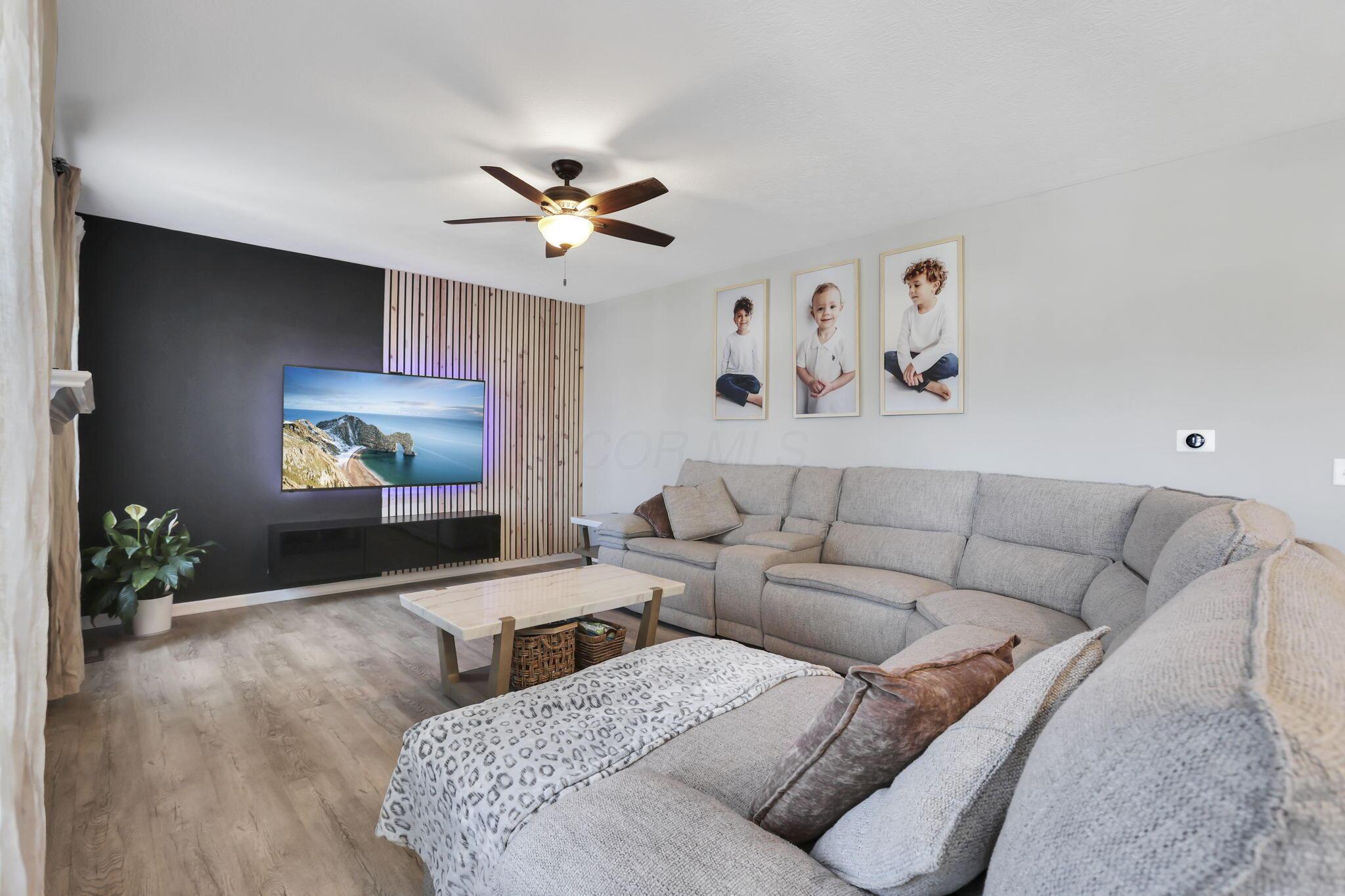 958 Thorn Hill Place Property Photo 21