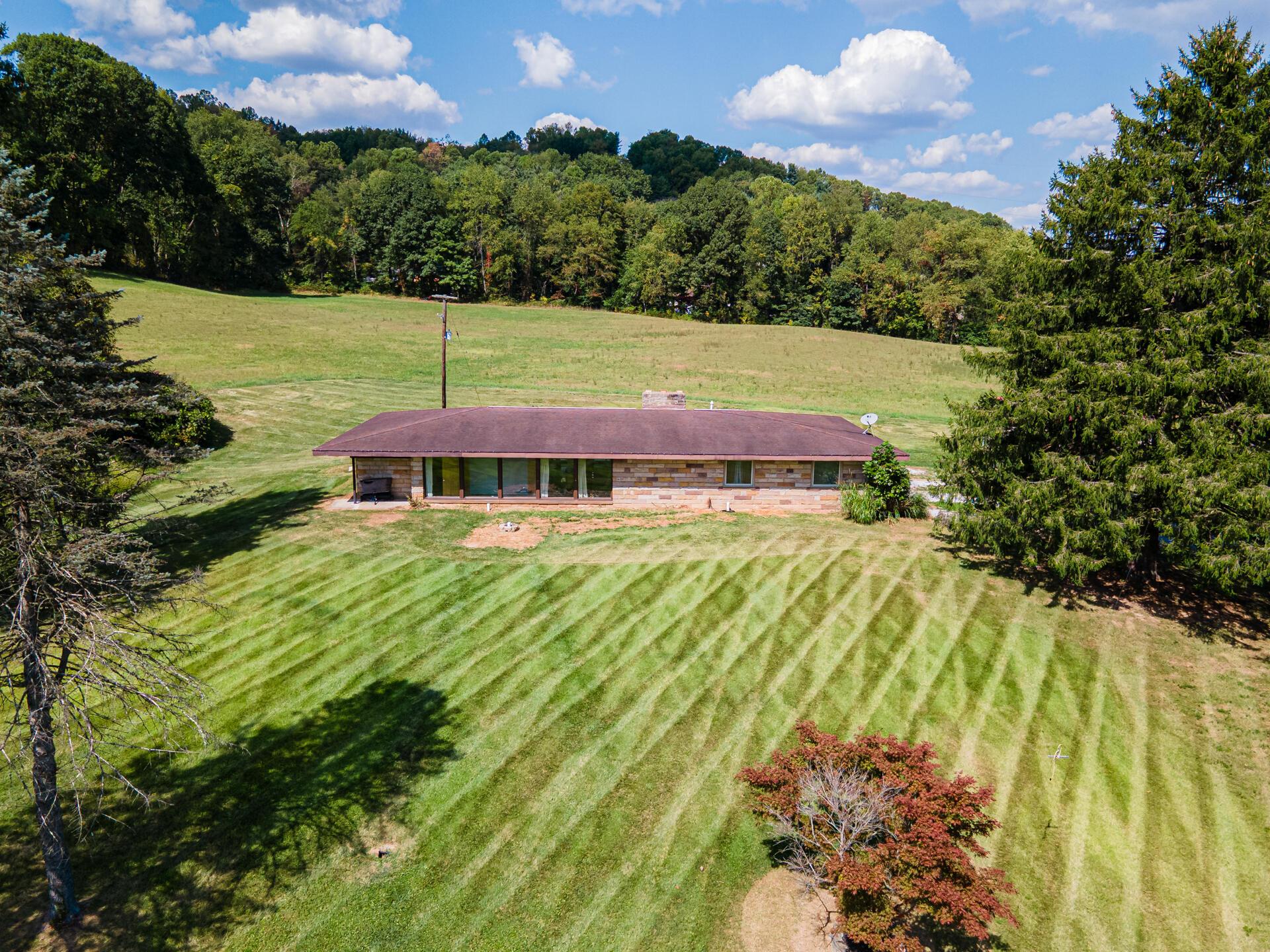 15713 State Route 16 Property Photo 2