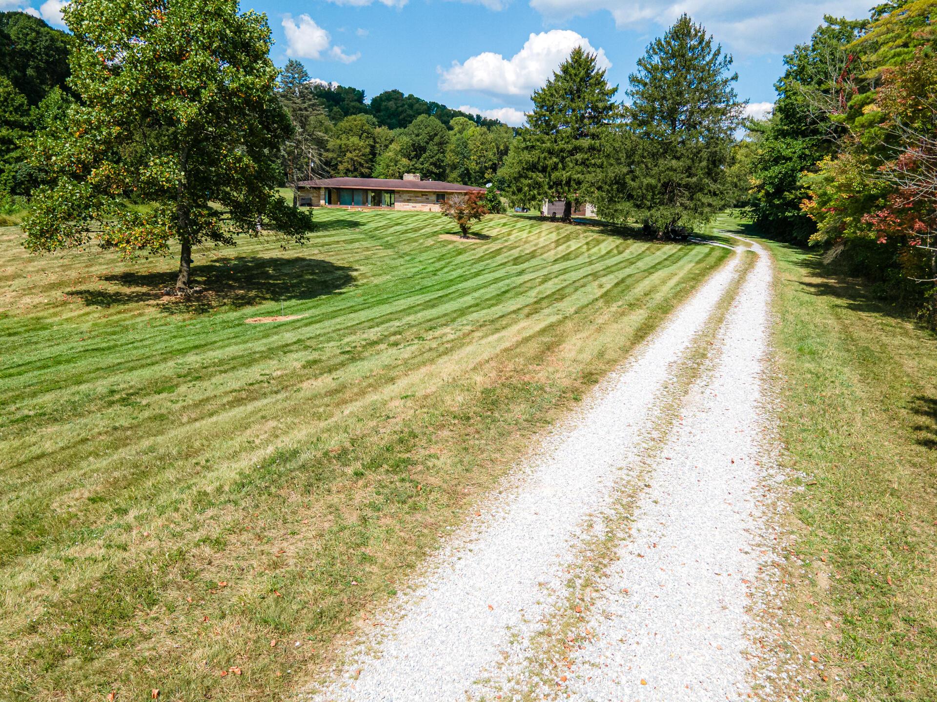 15713 State Route 16 Property Photo 5